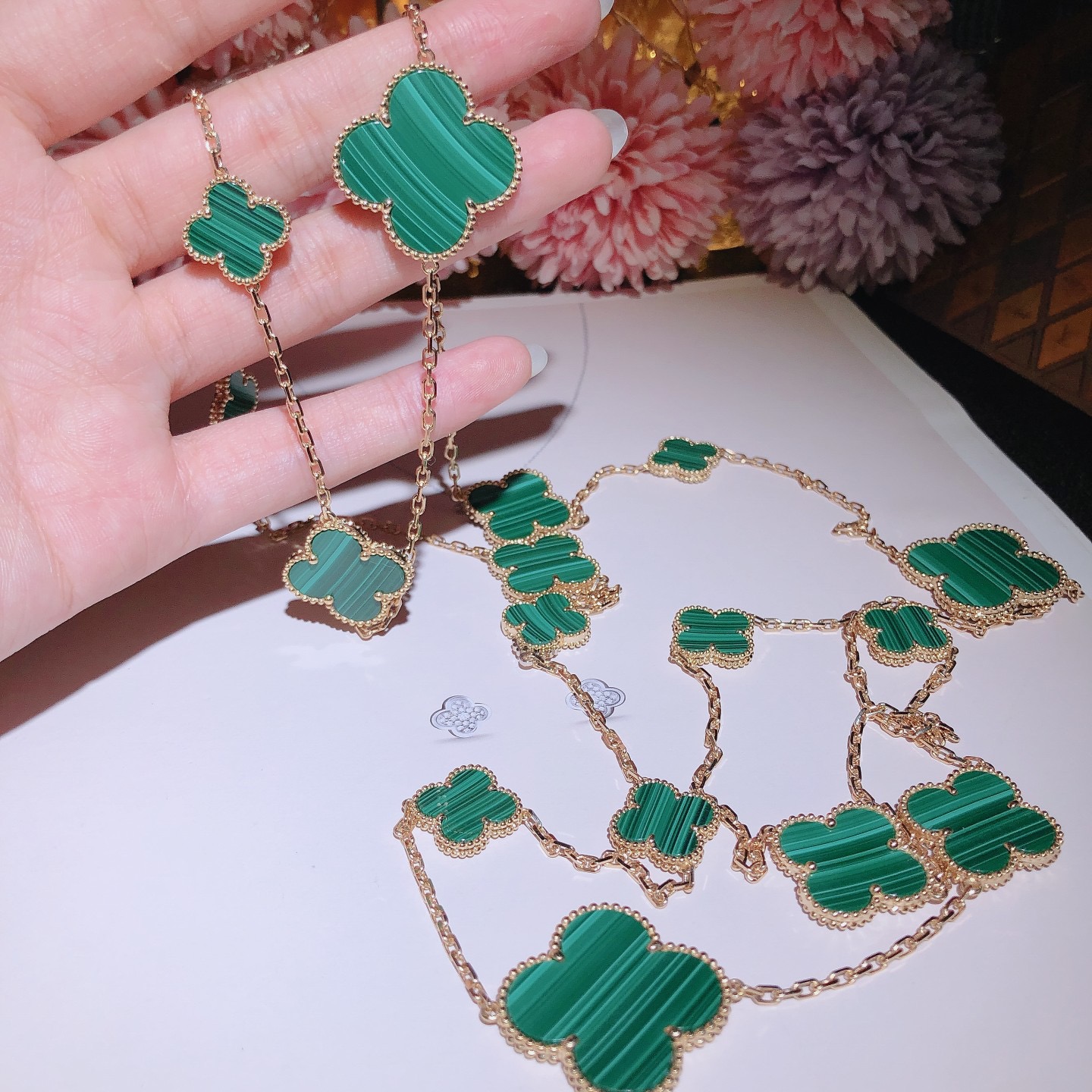 Magic Alhambra long necklace 16 motifs Yellow gold Malachite,