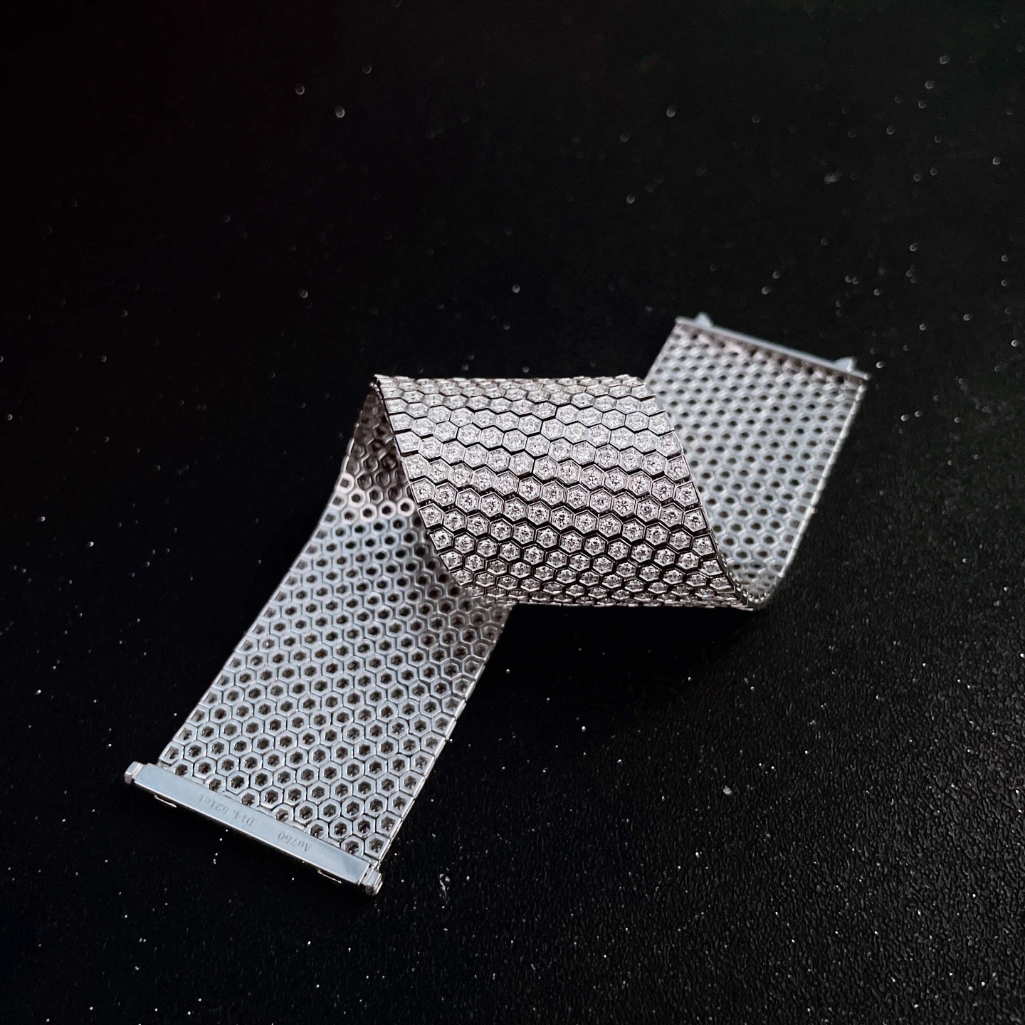 Hong Kong New Wide diamond bracelet exclusive design like to order