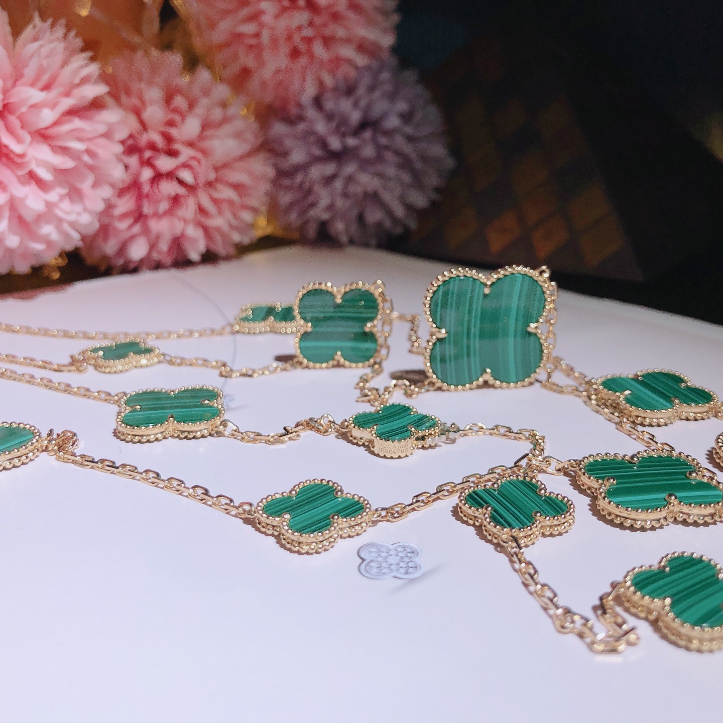 Magic Alhambra long necklace 16 motifs Yellow gold Malachite,