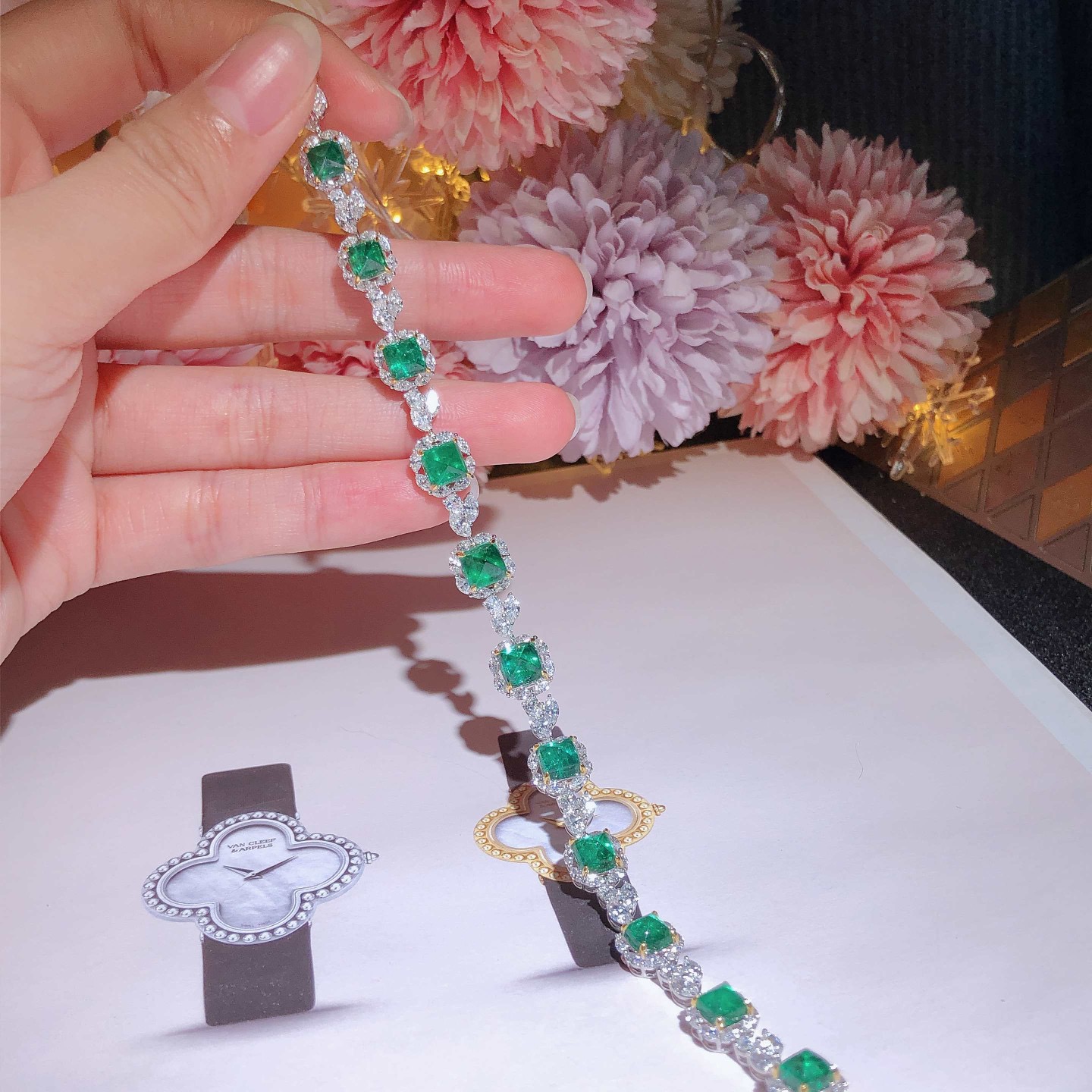 China Shop Emerald Bracelet 18k Gold Set with Natural Diamonds + Emeralds