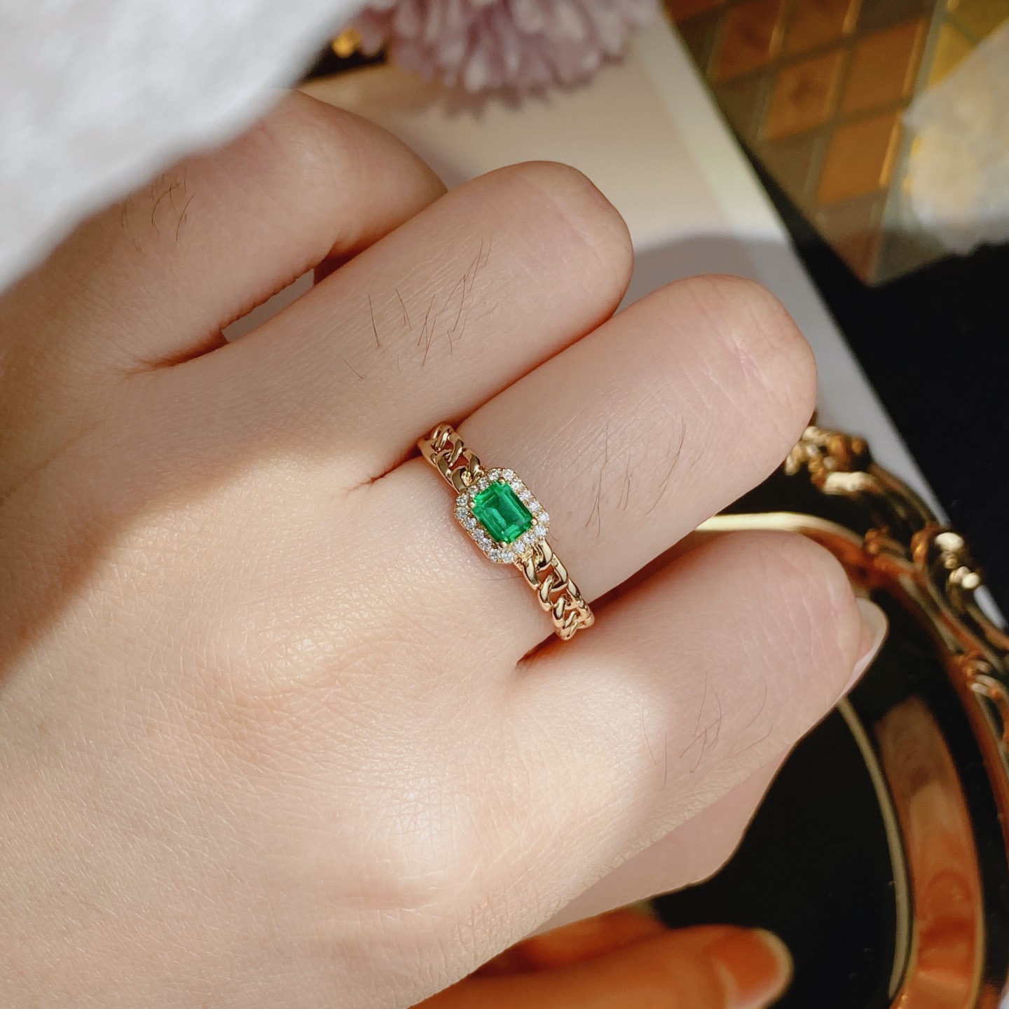 Small Emerald Ring 18k Gold Set with Natural Diamonds ➕ Emerald Gems