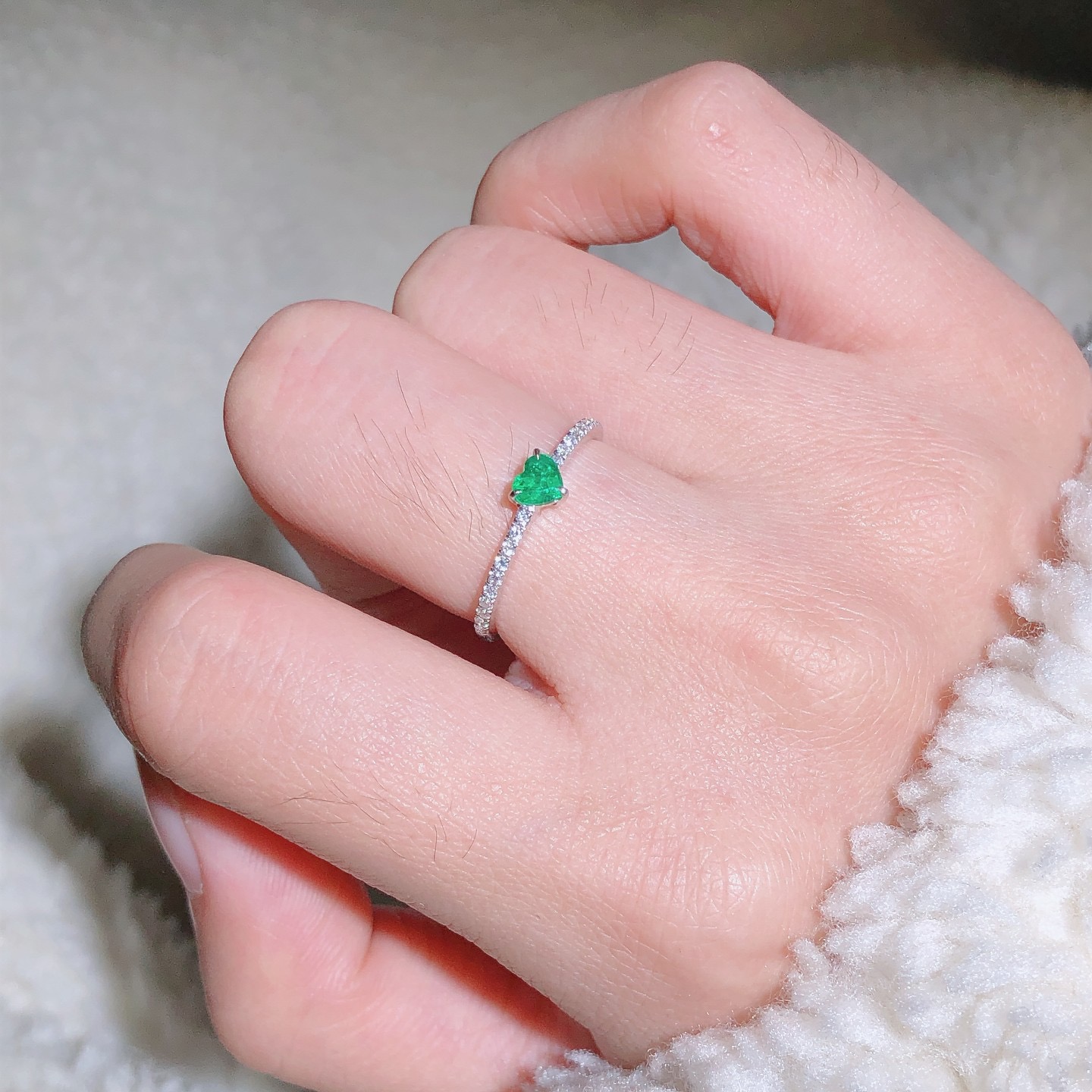 Kuwait Shop Small emerald ring 18K gold set with natural diamonds + emeralds.