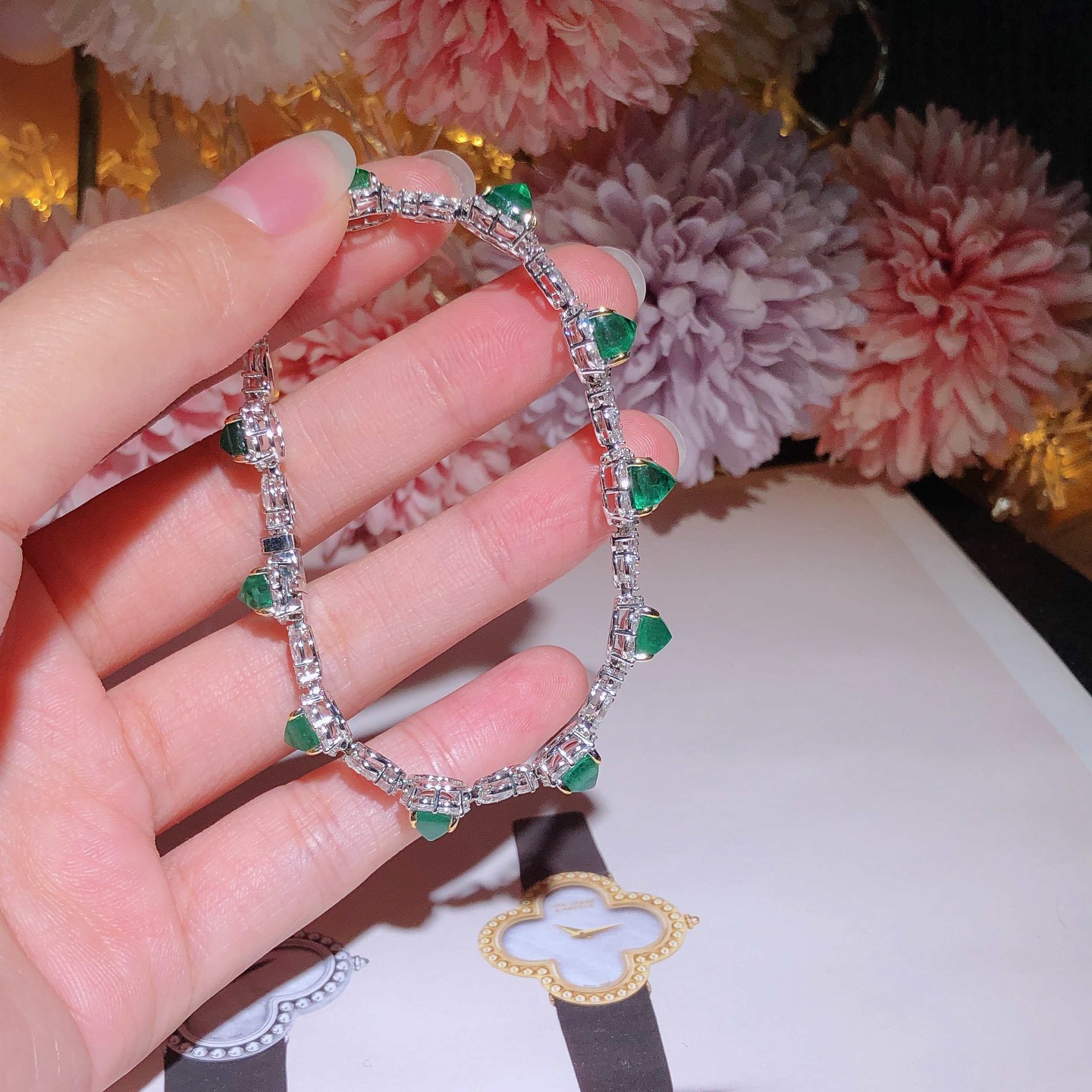 China Shop Emerald Bracelet 18k Gold Set with Natural Diamonds + Emeralds