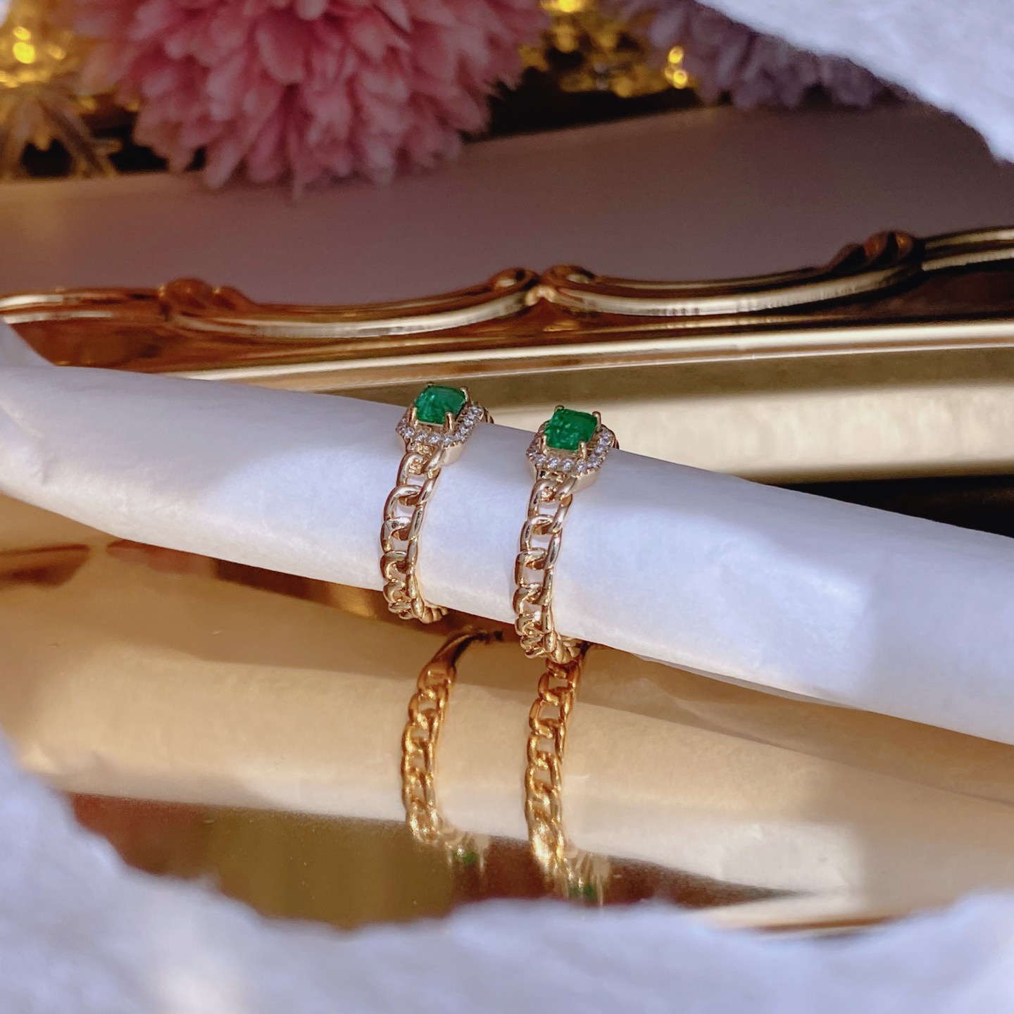Small Emerald Ring 18k Gold Set with Natural Diamonds ➕ Emerald Gems