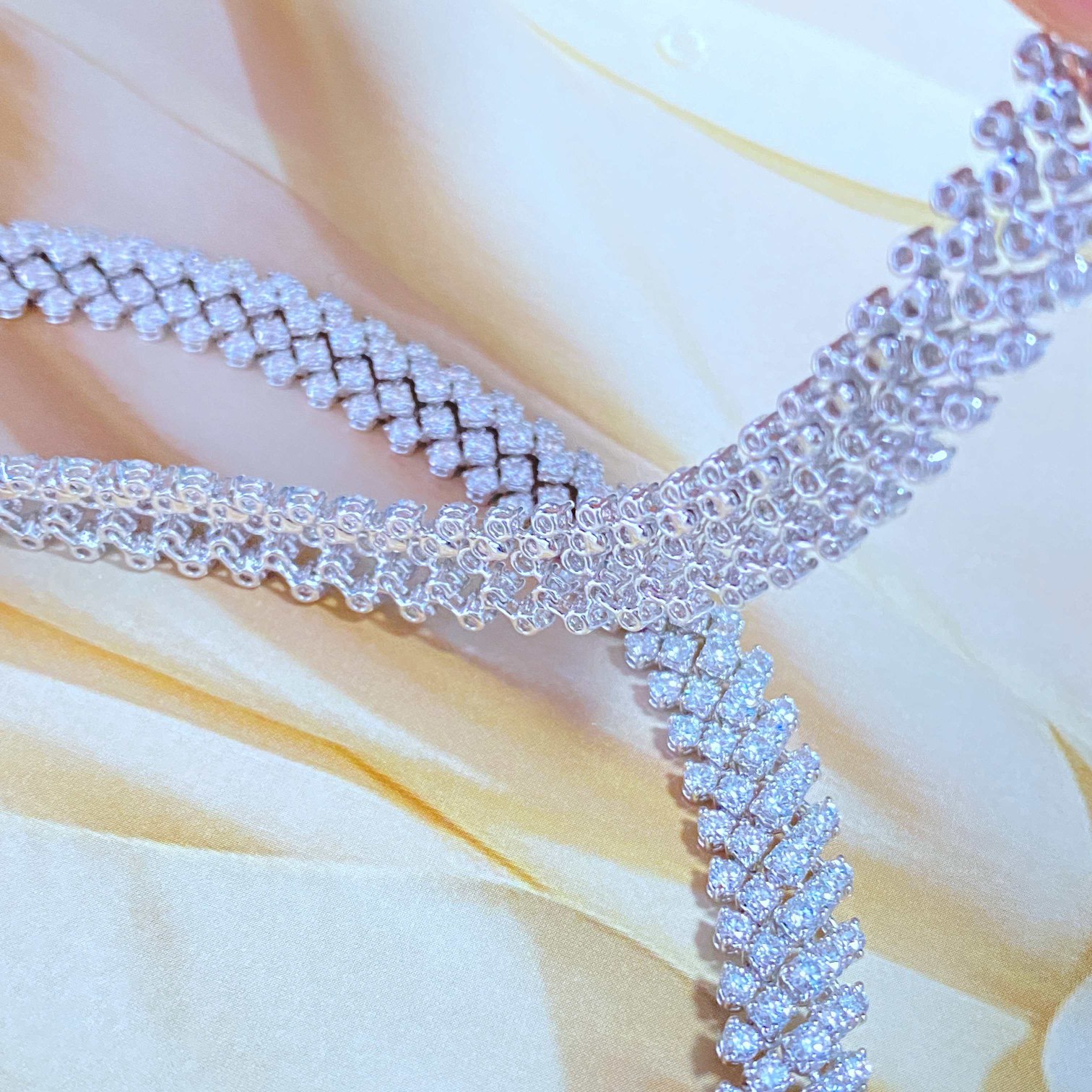 Wide version full diamond necklace luxury style