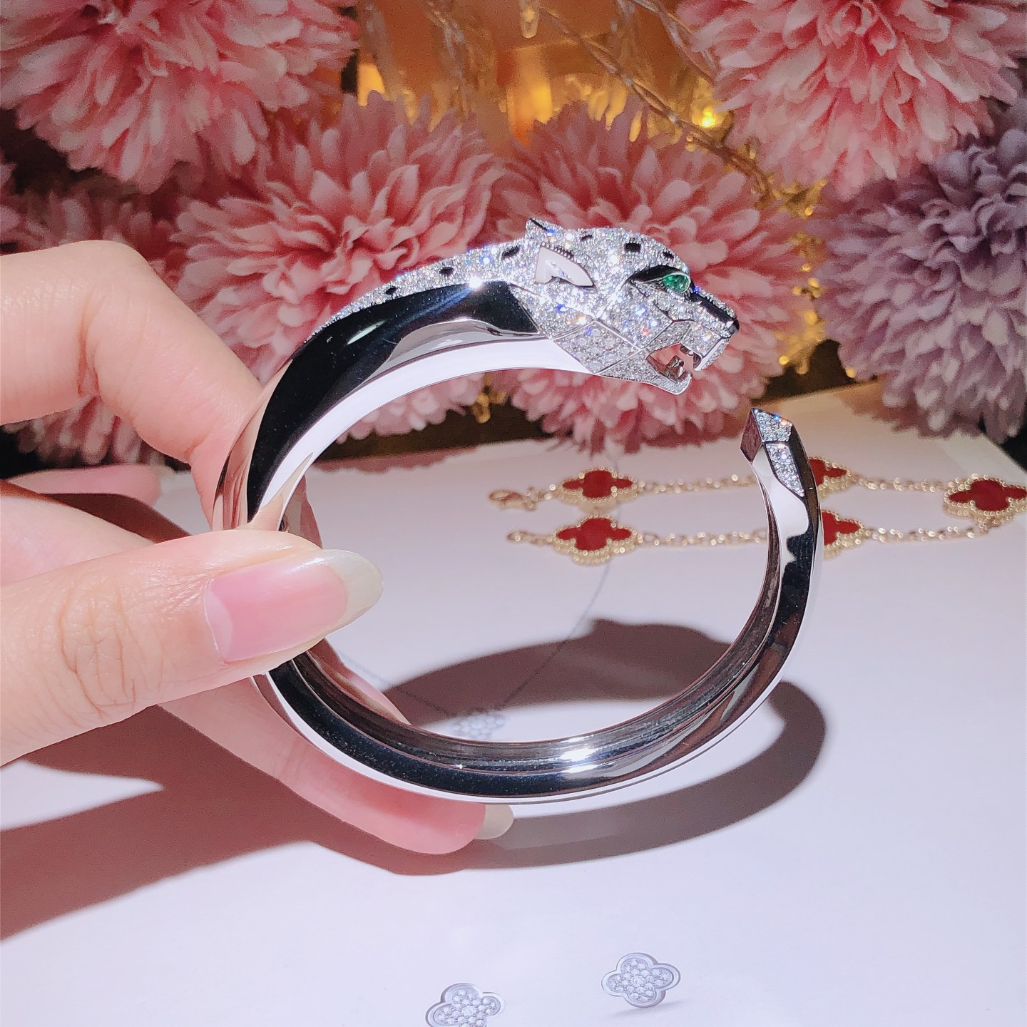 PANTHÈRE DE CARTIER BRACELET