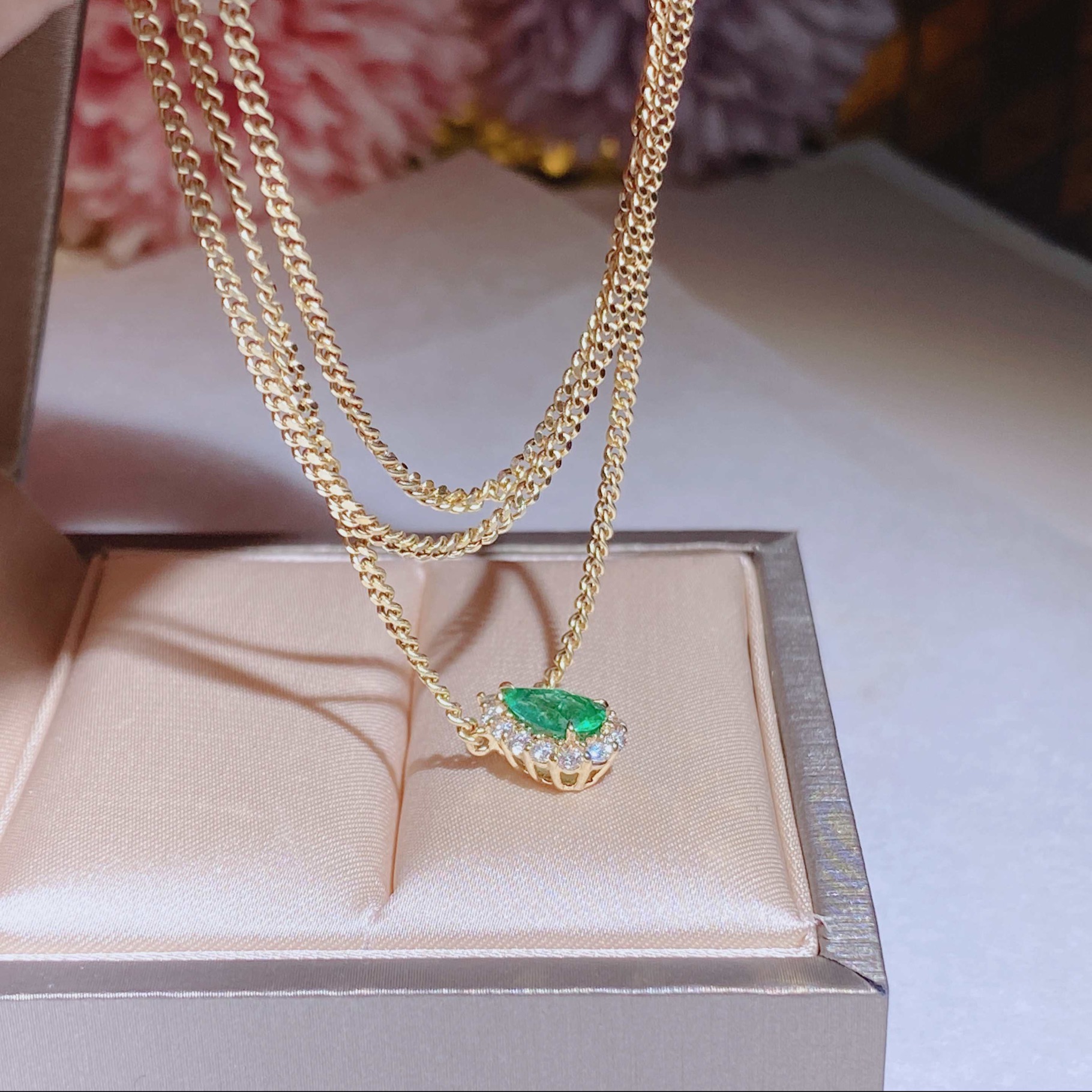 Small emerald necklace 18k inlaid with natural diamonds ➕ emerald gemstones