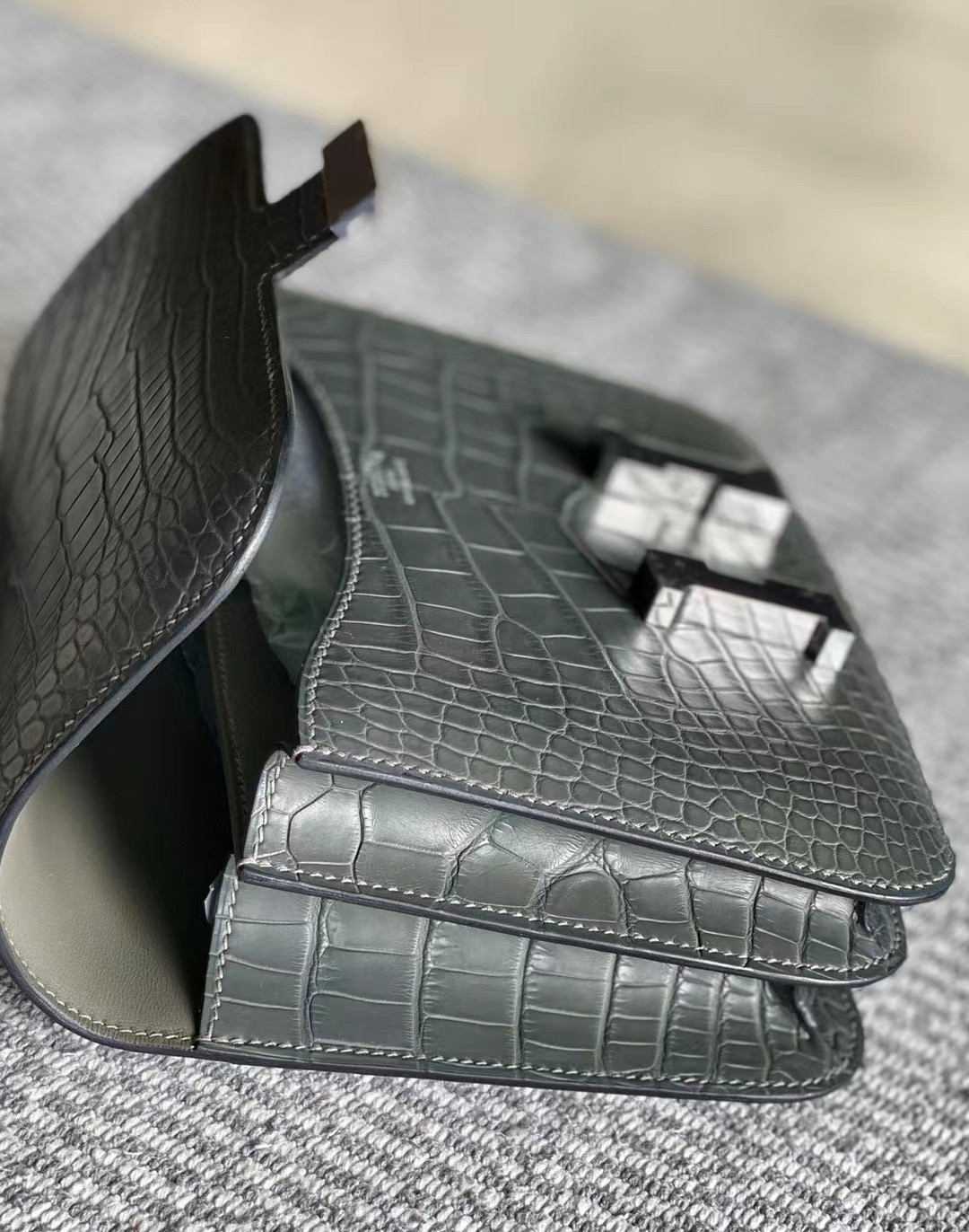 Viet Nam Ho Chi Minh City HM Constance 8F锡器灰Etain 雾面方块鳄鱼Matte alligator crocodile