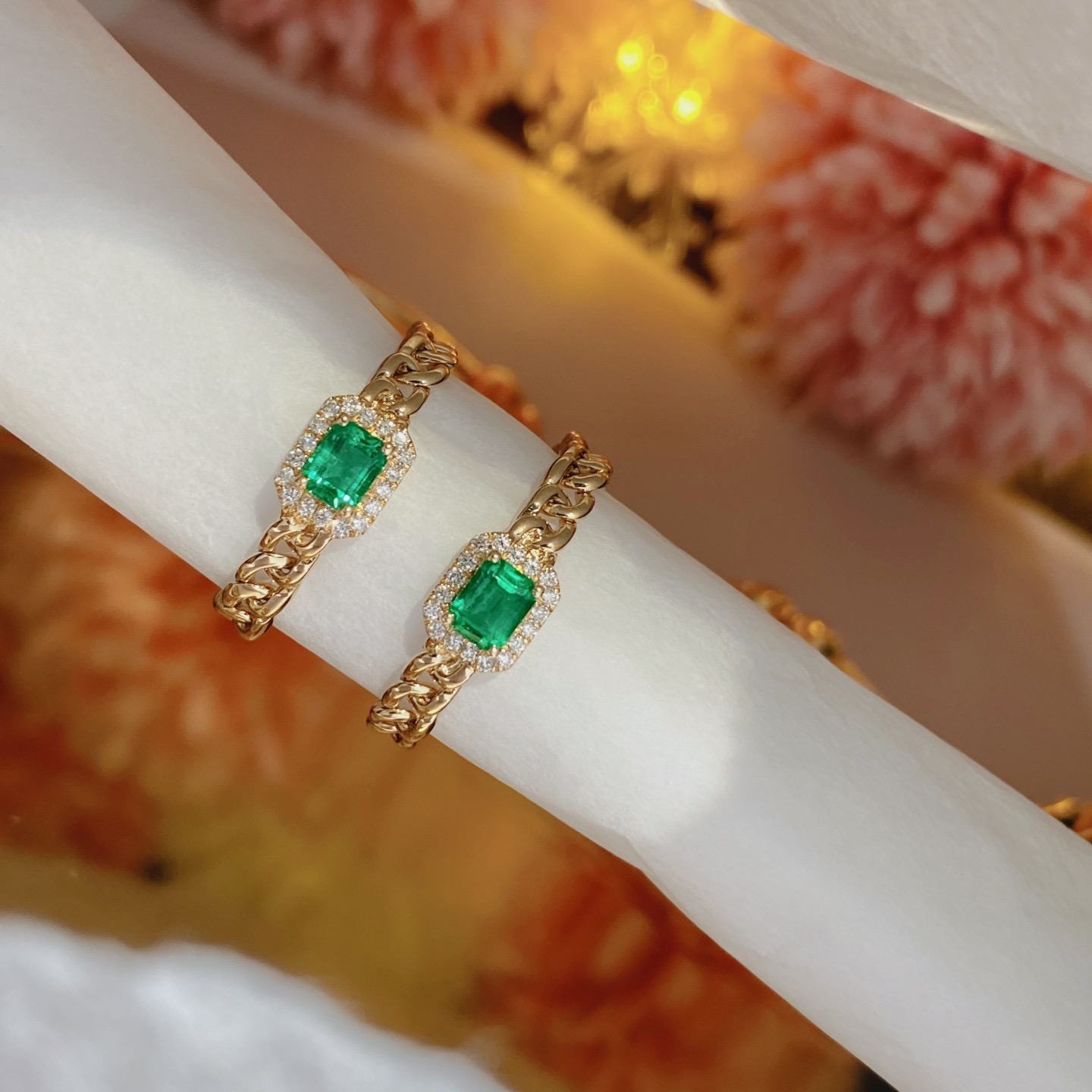 Small Emerald Ring 18k Gold Set with Natural Diamonds ➕ Emerald Gems