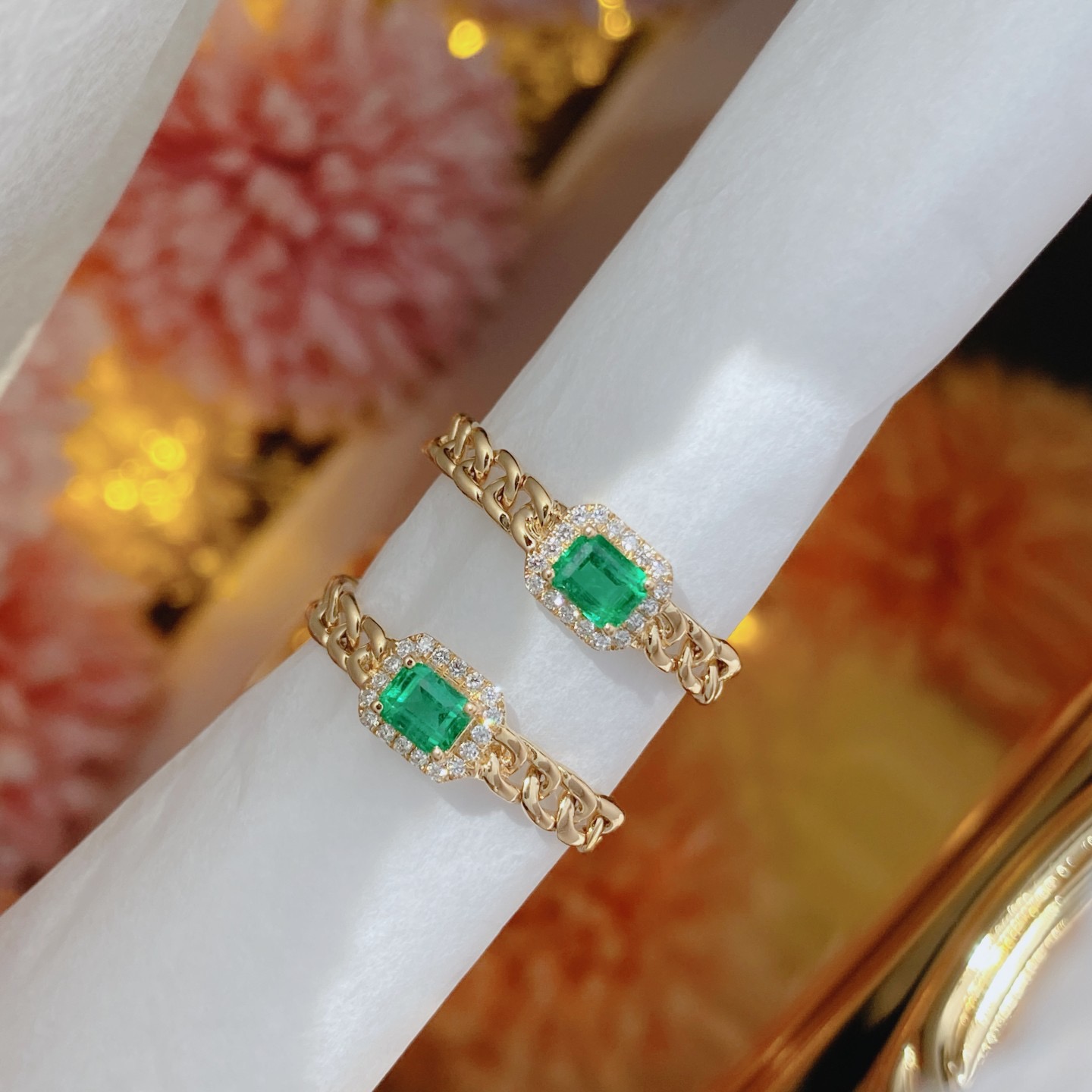 Small Emerald Ring 18k Gold Set with Natural Diamonds ➕ Emerald Gems