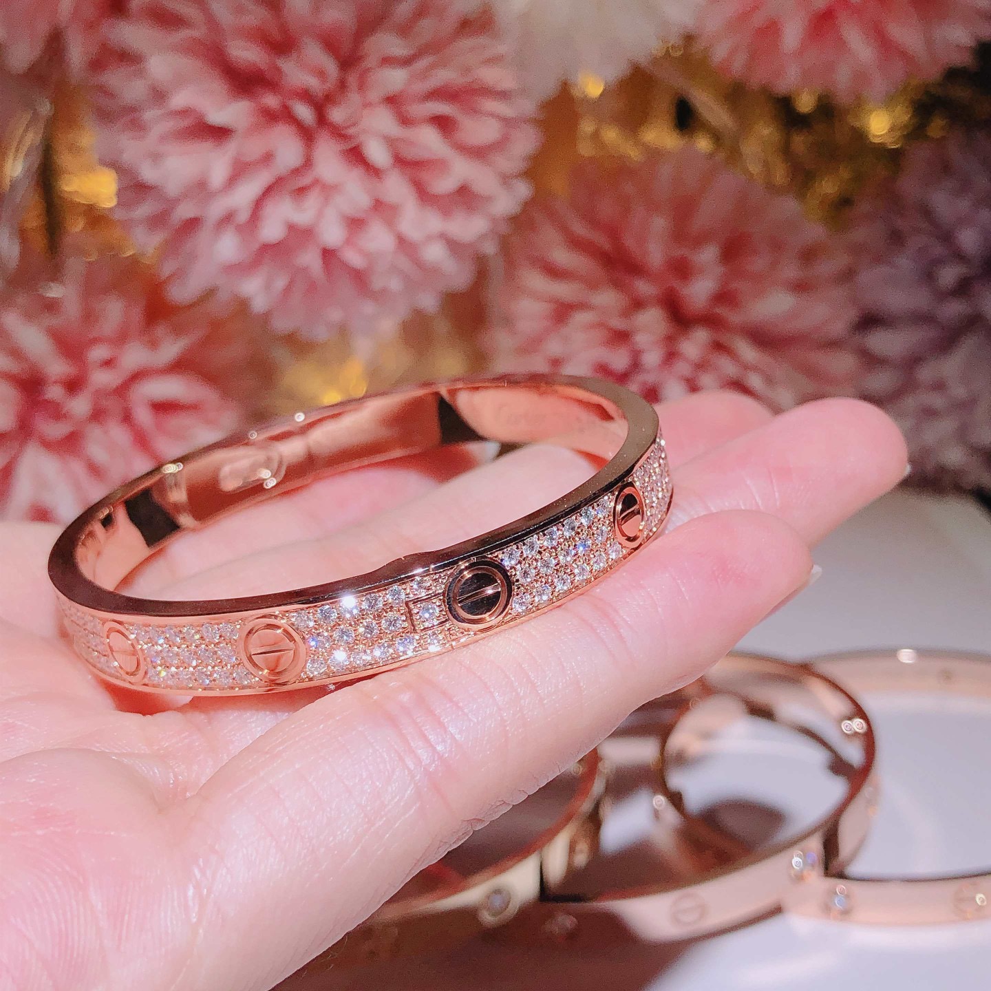 LOVE bracelet, 18k gold, set with 204 brilliant-cut diamonds totaling 1.99 carats. Width: 6.7 mm. Thickness: 3 mm.