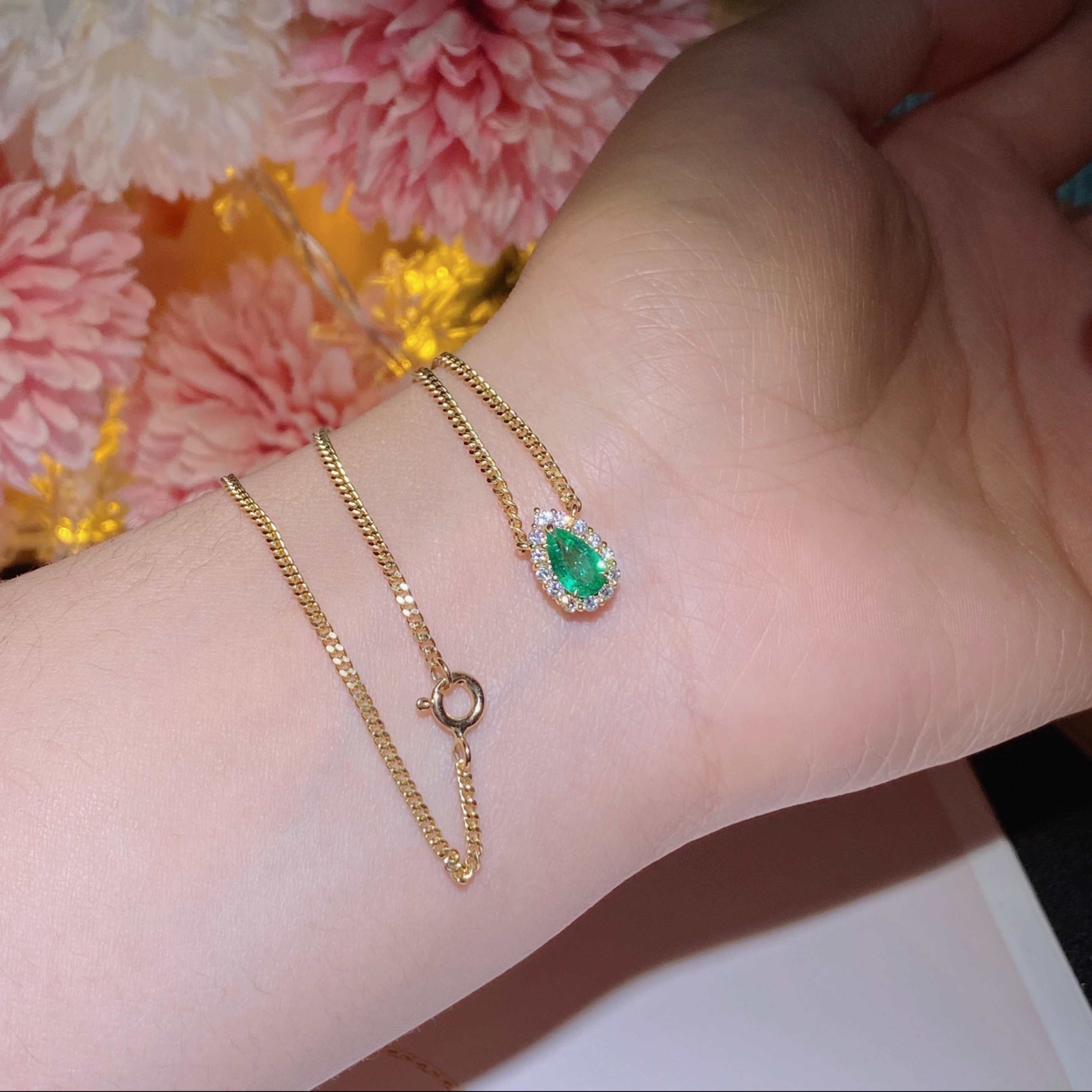 Small emerald necklace 18k inlaid with natural diamonds ➕ emerald gemstones