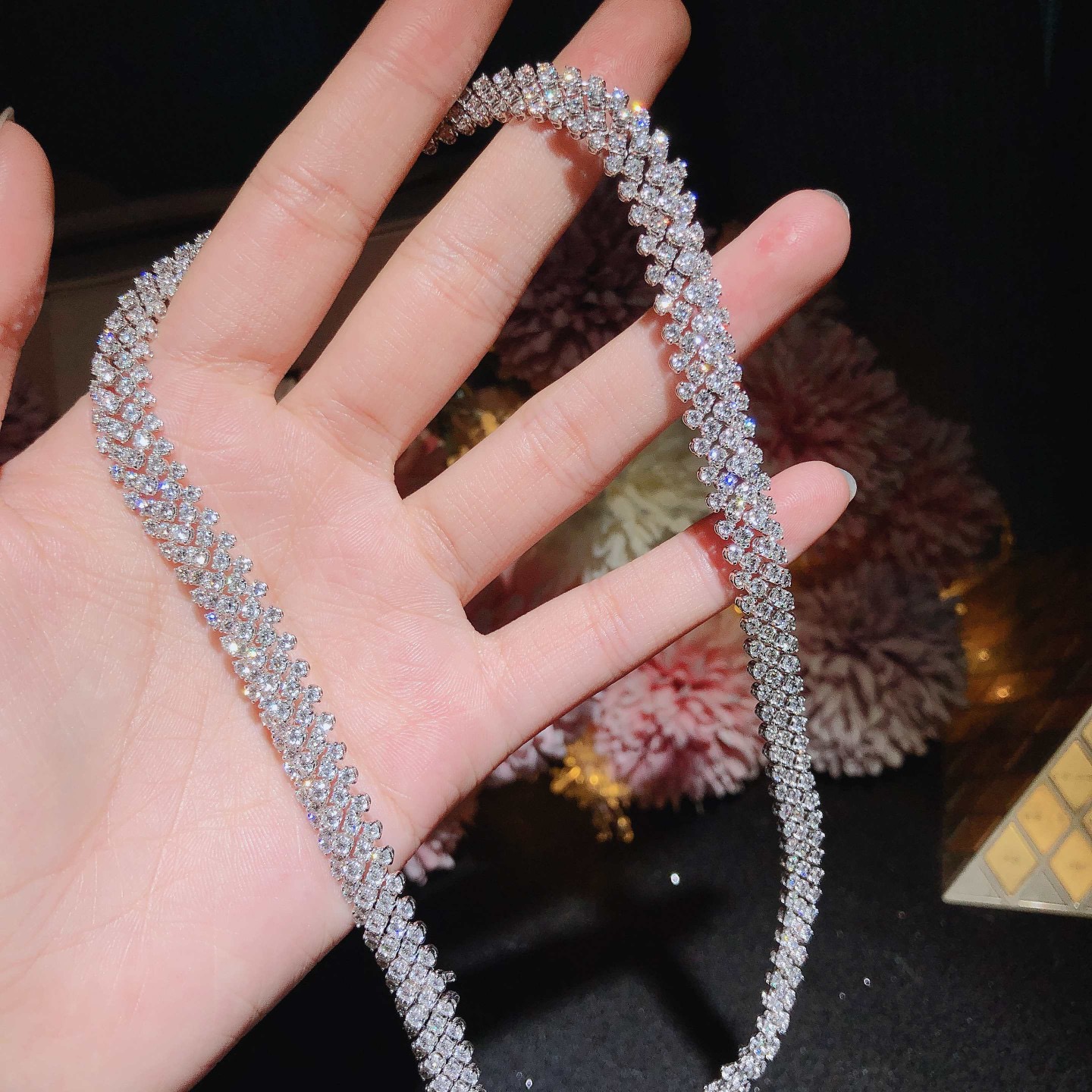 Wide version full diamond necklace luxury style