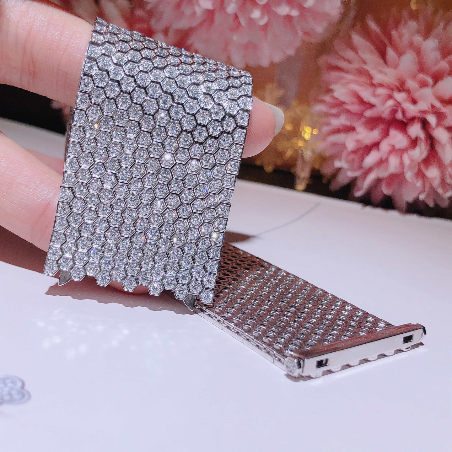 Hong Kong New Wide diamond bracelet exclusive design like to order