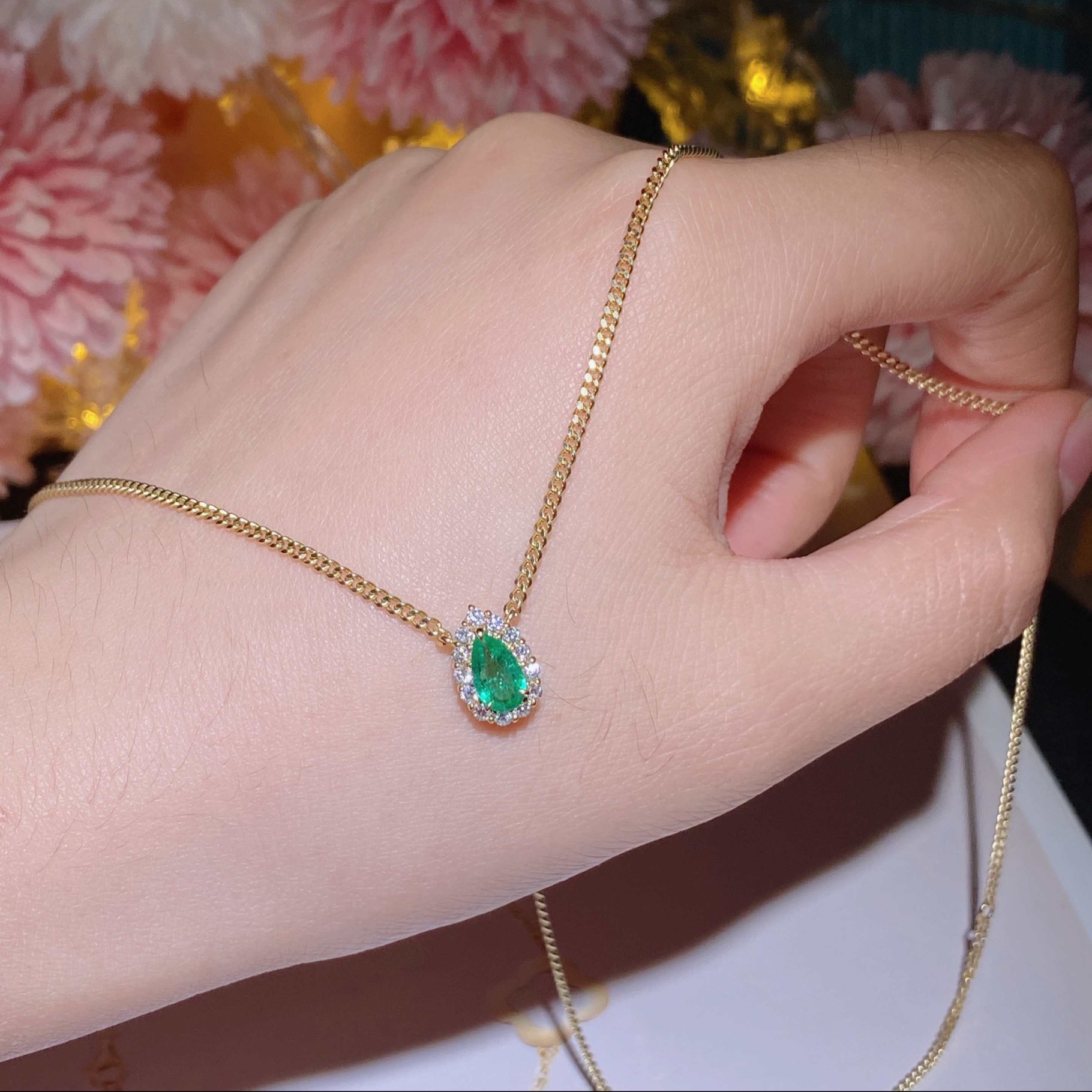 Small emerald necklace 18k inlaid with natural diamonds ➕ emerald gemstones