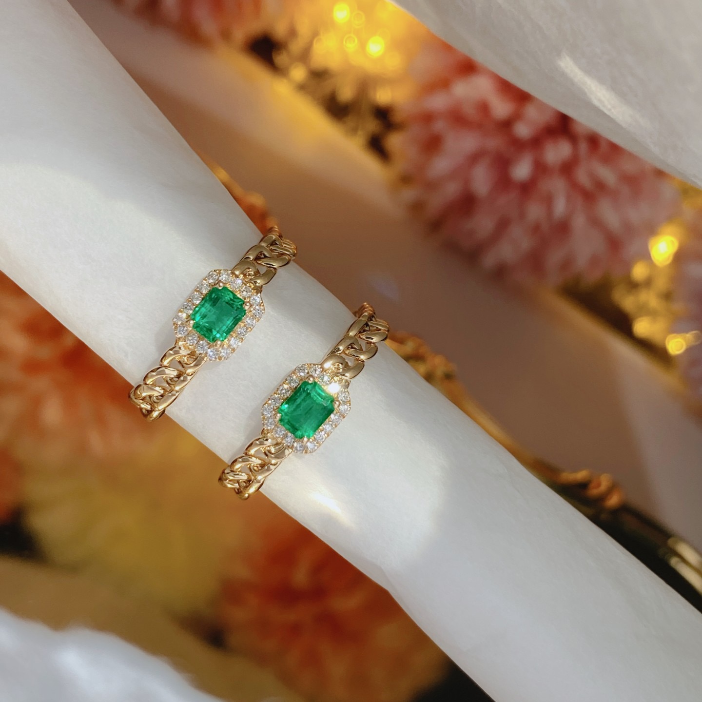 Small Emerald Ring 18k Gold Set with Natural Diamonds ➕ Emerald Gems