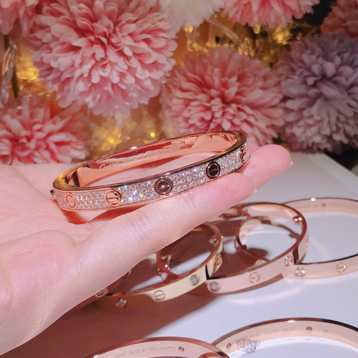 LOVE bracelet, 18k gold, set with 204 brilliant-cut diamonds totaling 1.99 carats. Width: 6.7 mm. Thickness: 3 mm.
