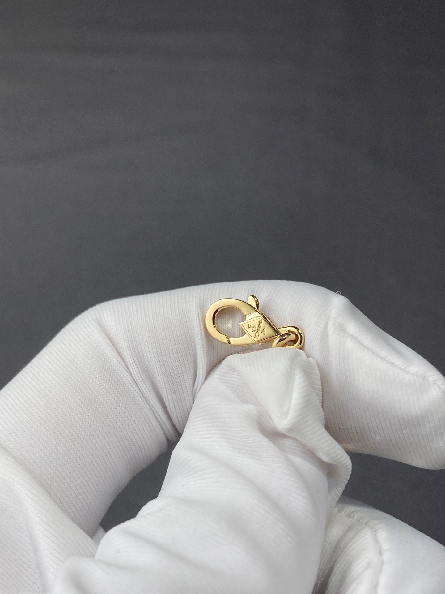 Vintage Alhambra bracelet 5 motifs guilloché yellow 18k gold.