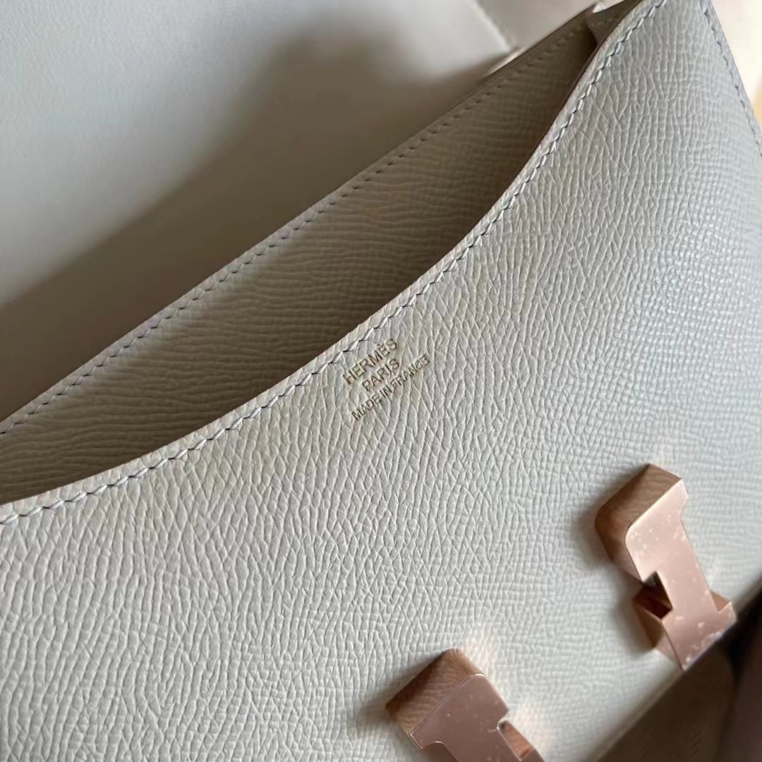 Kuwait HM Constance 24 Epsom 10 Craie  Rose Gold HW