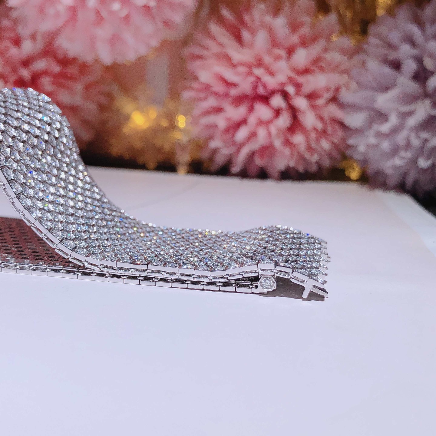 Hong Kong New Wide diamond bracelet exclusive design like to order