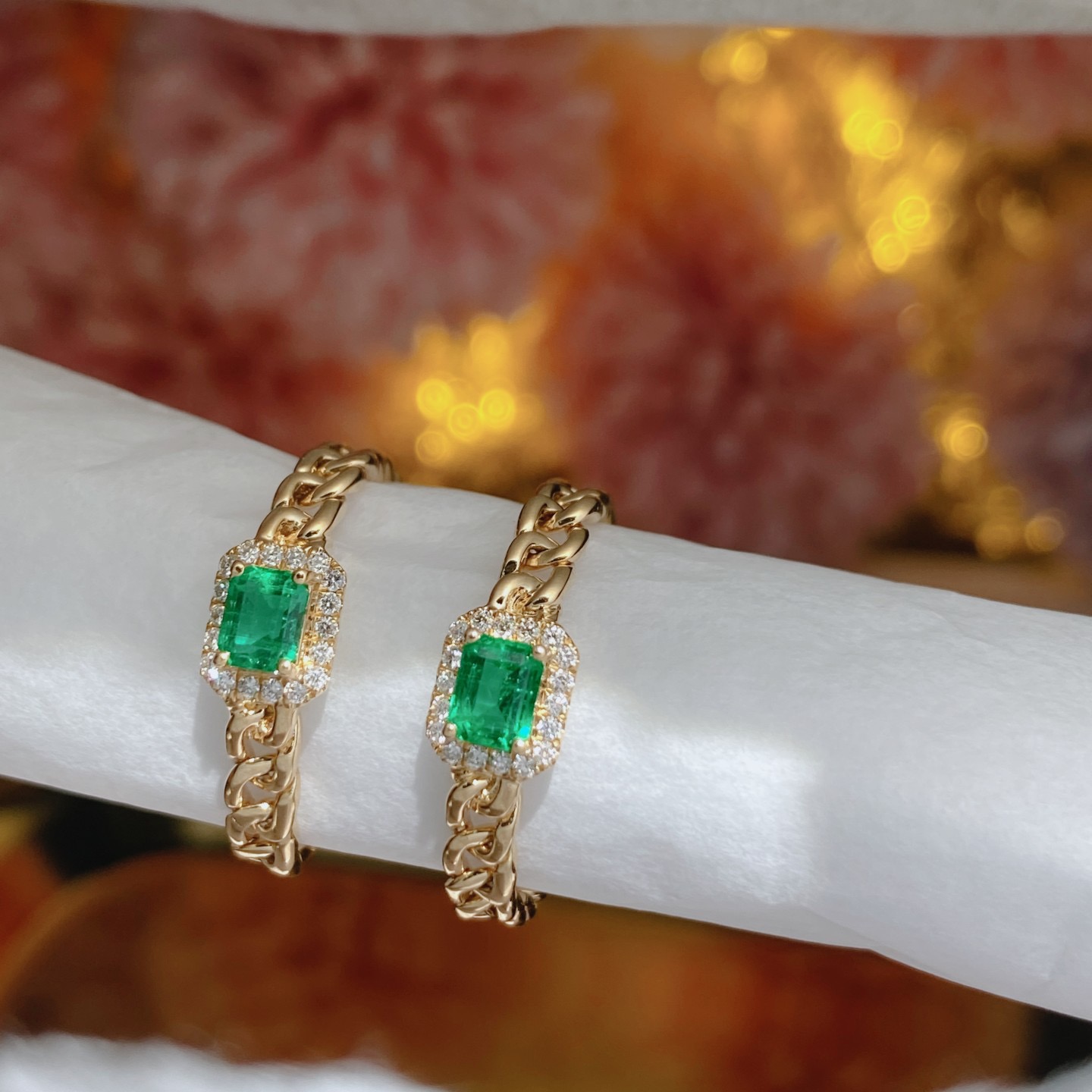 Small Emerald Ring 18k Gold Set with Natural Diamonds ➕ Emerald Gems