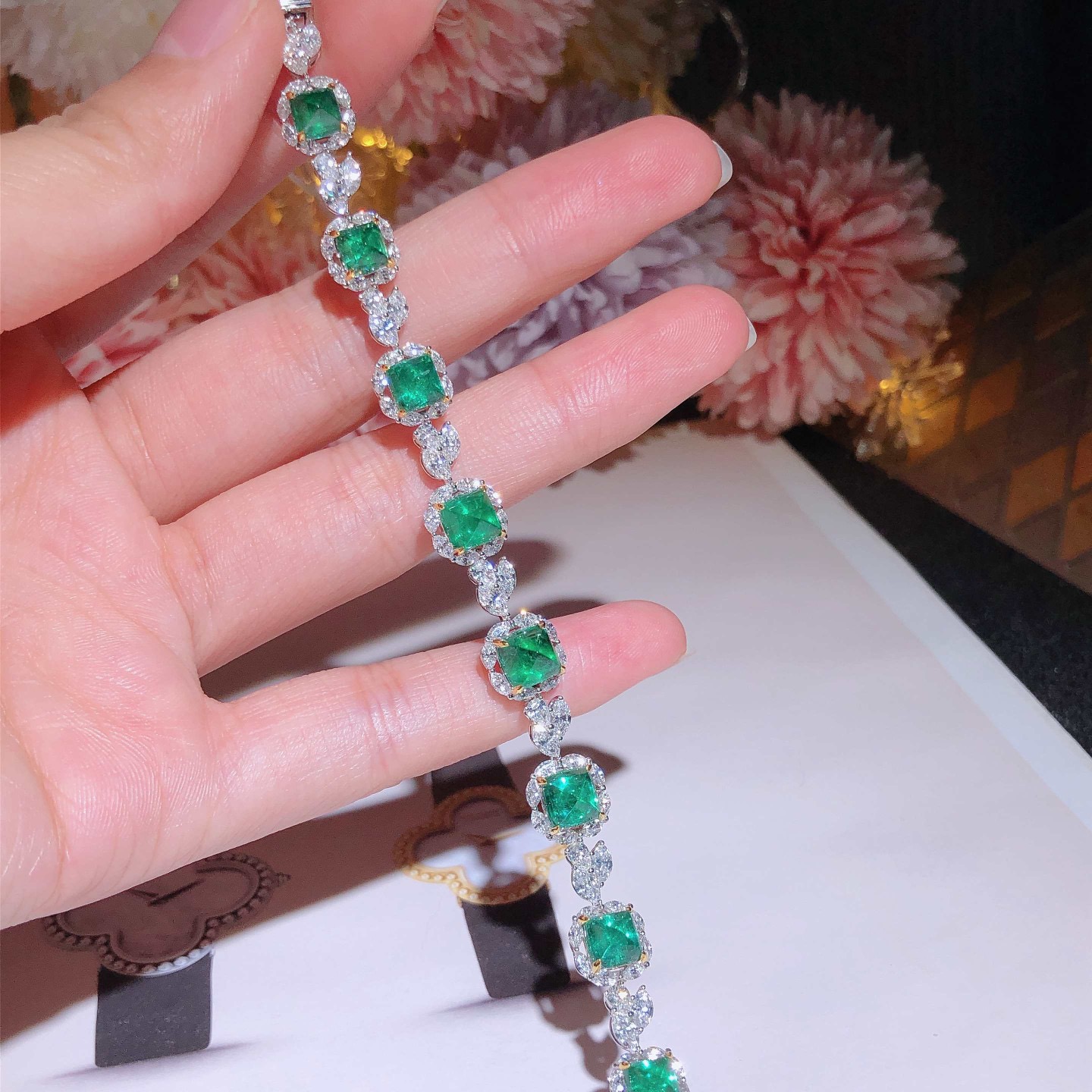 China Shop Emerald Bracelet 18k Gold Set with Natural Diamonds + Emeralds