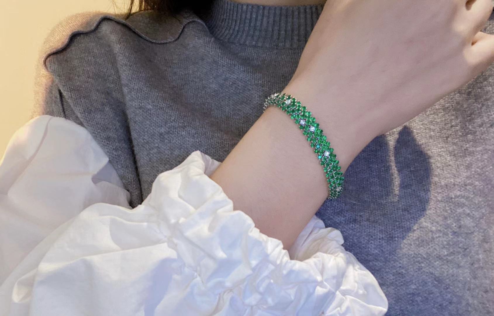Kuwait Shop Emerald Bracelet 18k White Gold Set with Natural Diamonds ➕ Emerald Gems