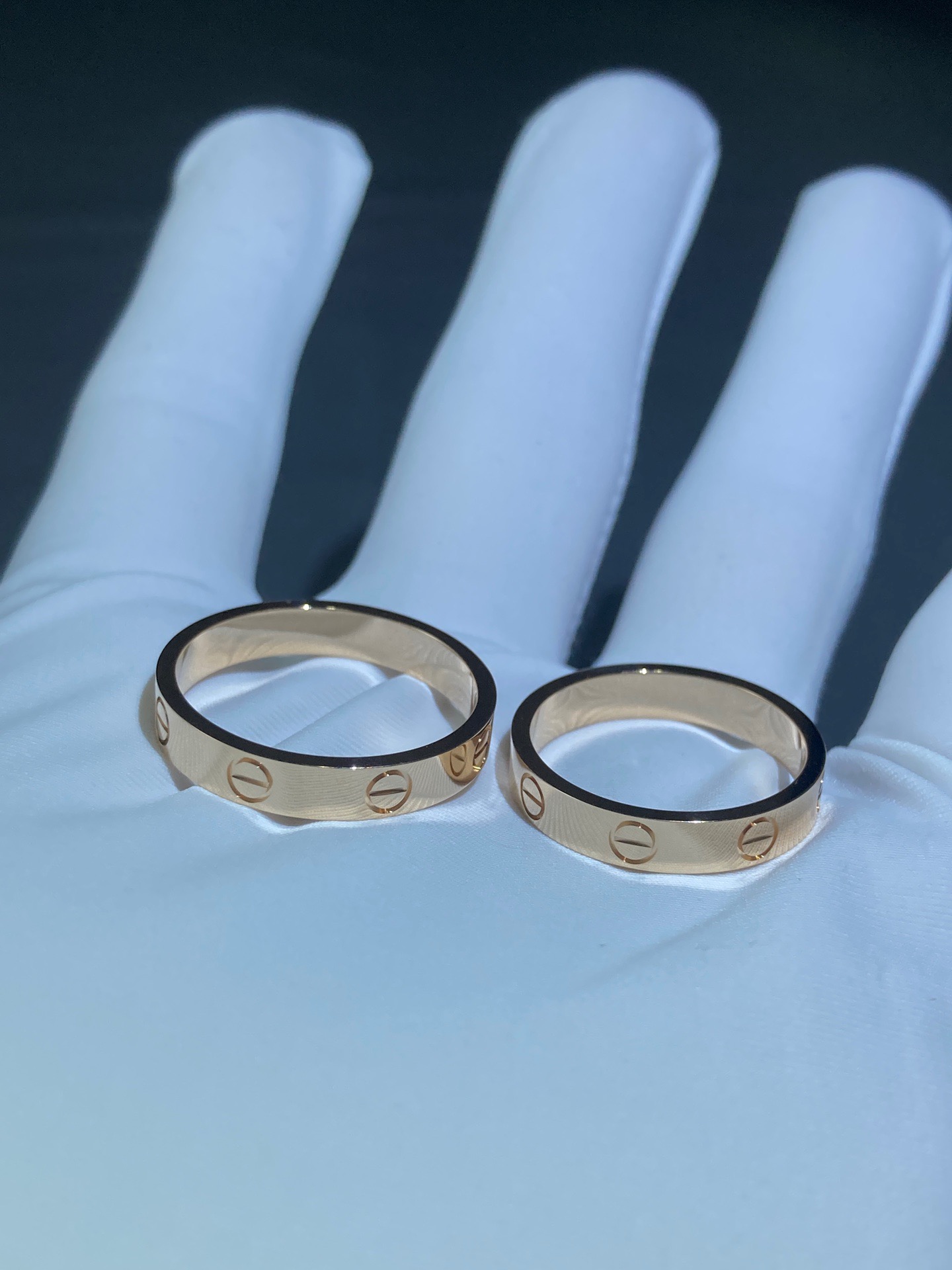 Love Ring 18k Gold
