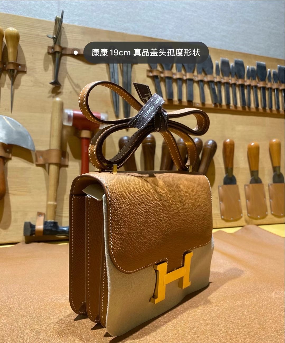 康康方胖子18cm Ck18 CK37金棕色 epsom皮 银扣，正品品相，一看图片就是正品，现货