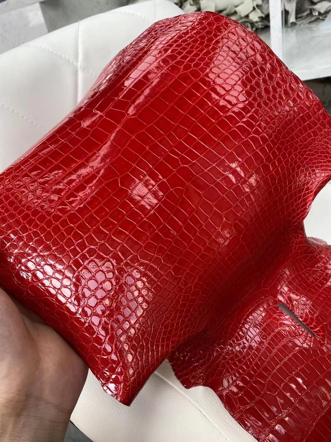 新到皮 亮面倒V 澳洲湾鳄🐊 95 Braise 法拉利红 Shiny porosus crocodile  🉑订制：BK 25cm、KL 25cm、接受订制👏