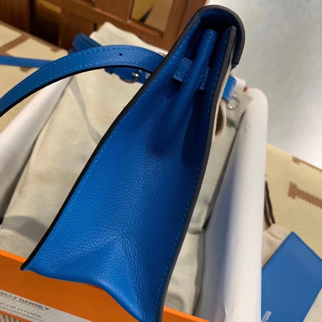 Kuwait Qatar Doha HM kl danse T7 blue hydra
