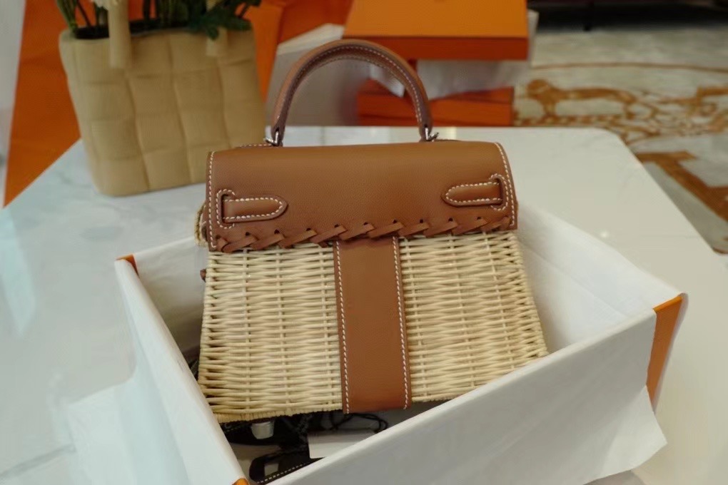 VIP一级品 hm minikl picnic野餐包 金棕 这是继承mini2代的经典著作 上身简直美爆到极致