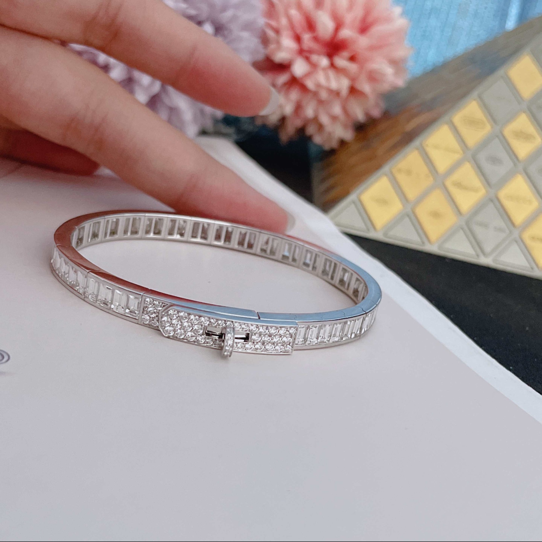 HM Bracelet 方钻手镯 18k金镶嵌天然钻石 喜欢的来订。