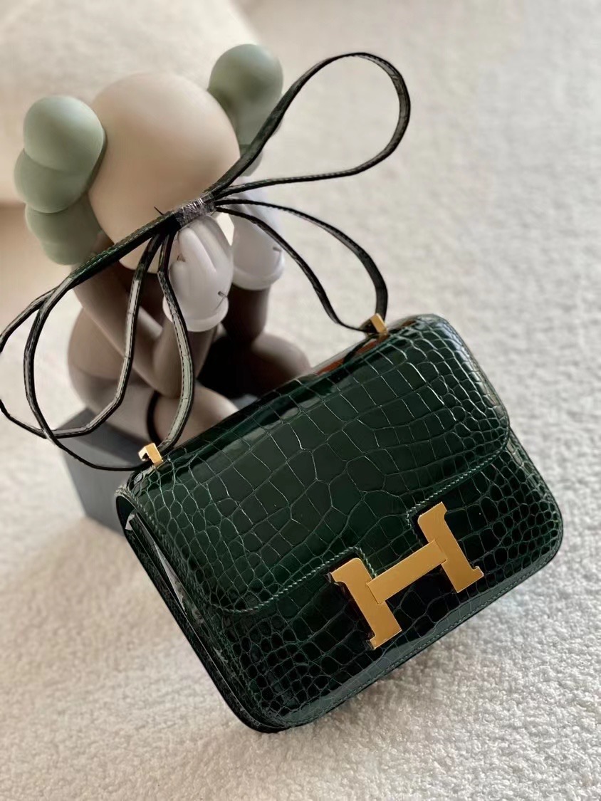 Constance 19CM  美洲鳄鱼 CK67 Vert Fonce 祖母绿 金扣 公认最好看的绿色……