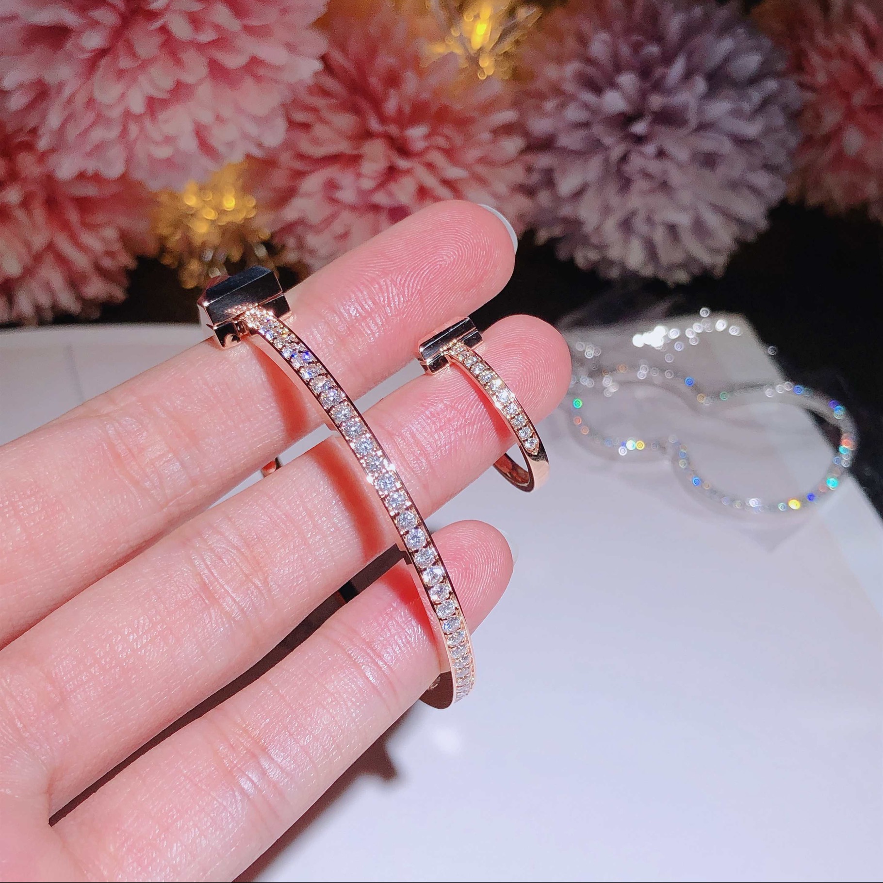 Tiffany & Co Bracelet T新款手镯 18k金镶嵌天然钻石 喜欢的来订。