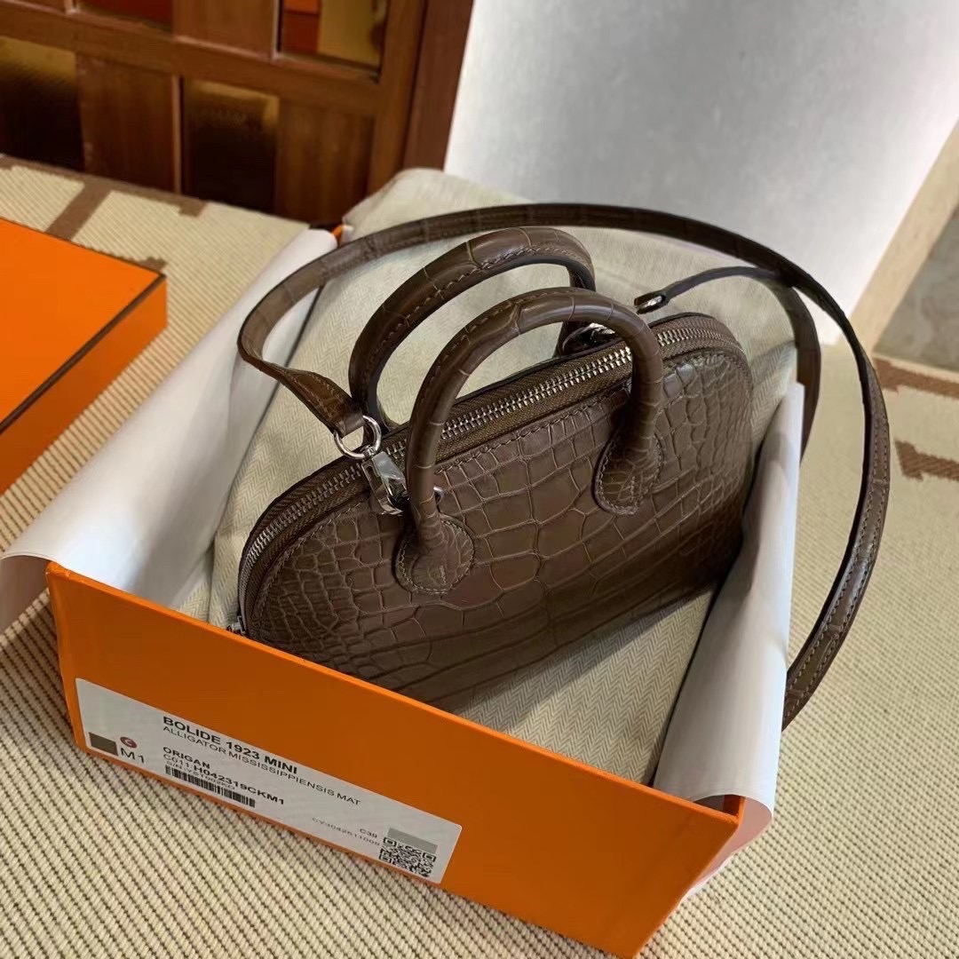 Qatar HM Bolide 1923 Mini Crocodile Leather M1 Origan