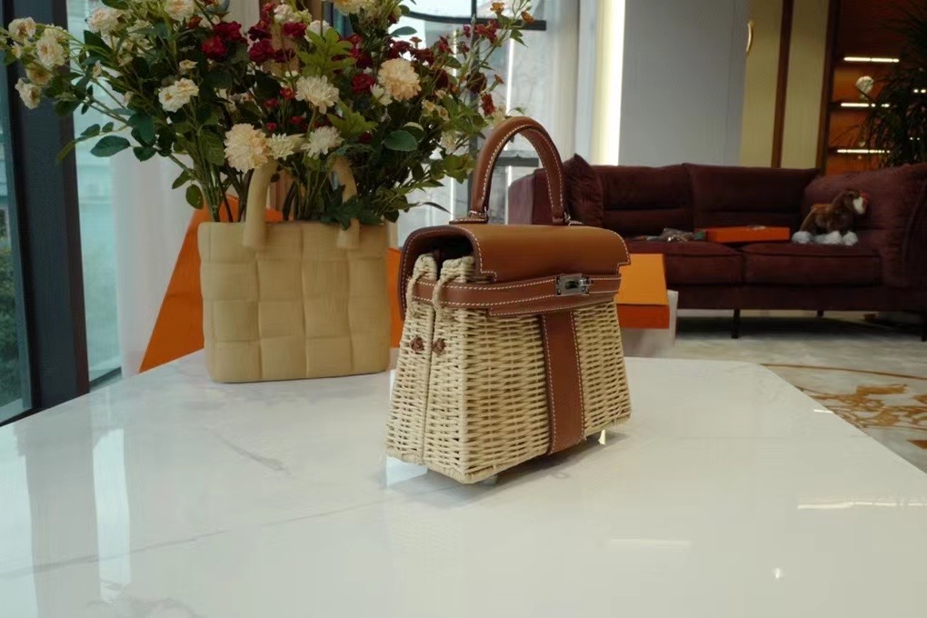 VIP一级品 hm minikl picnic野餐包 金棕 这是继承mini2代的经典著作 上身简直美爆到极致