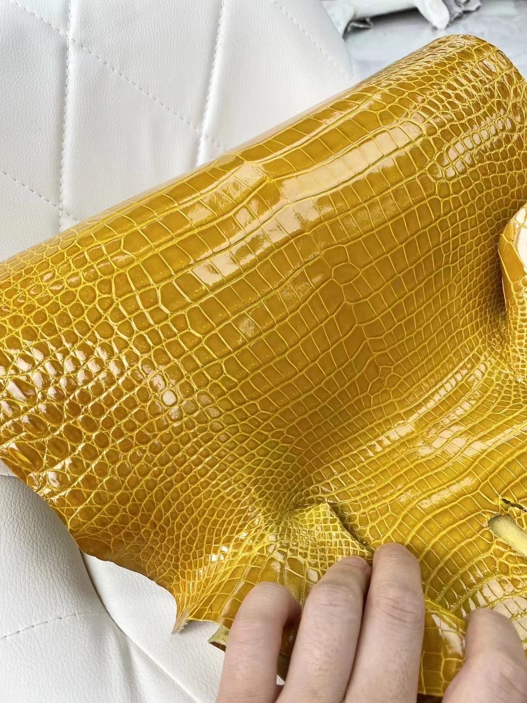 新到皮 亮面倒V 澳洲湾鳄🐊 9D Jaune Amber 琥珀黄 Shiny porosus crocodile 🉑订制：BK 25cm、KL 25cm、接受订制👏