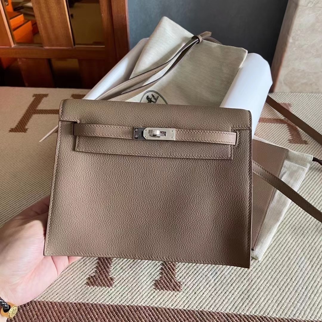 Saudi Arabia Riyadh HM kl Danse Evercolor D0 beige de weimer