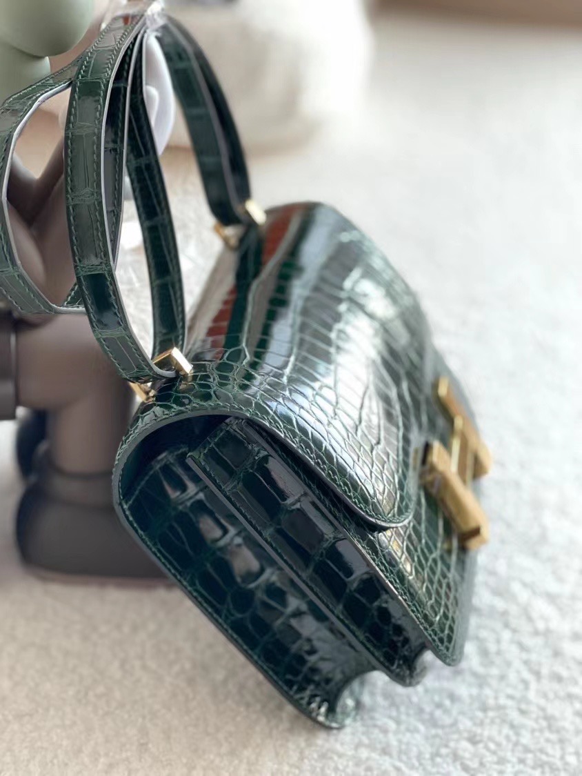 Constance 19CM  美洲鳄鱼 CK67 Vert Fonce 祖母绿 金扣 公认最好看的绿色……