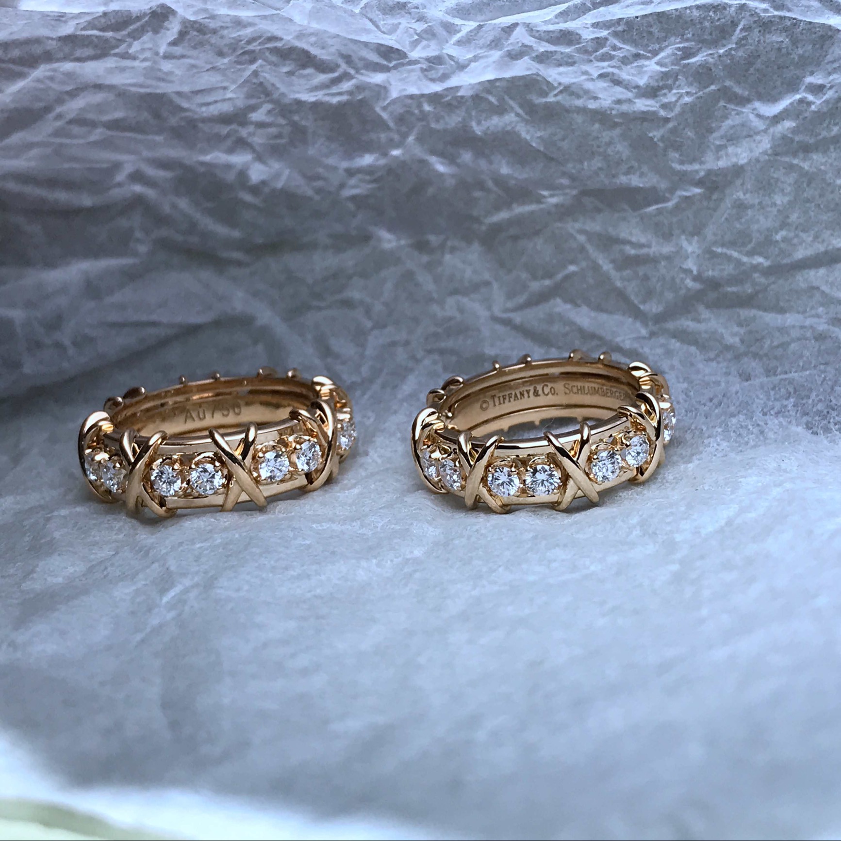Tiffany and Co XOXO Ring 18k gold with diamond
