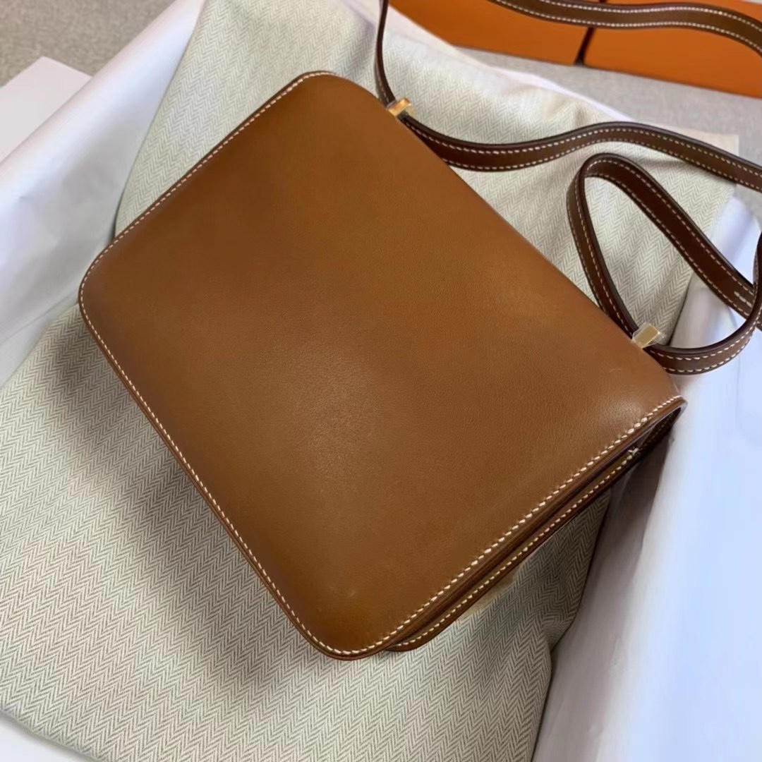 Constance 19 马鞍皮 saddle leather 37 gold