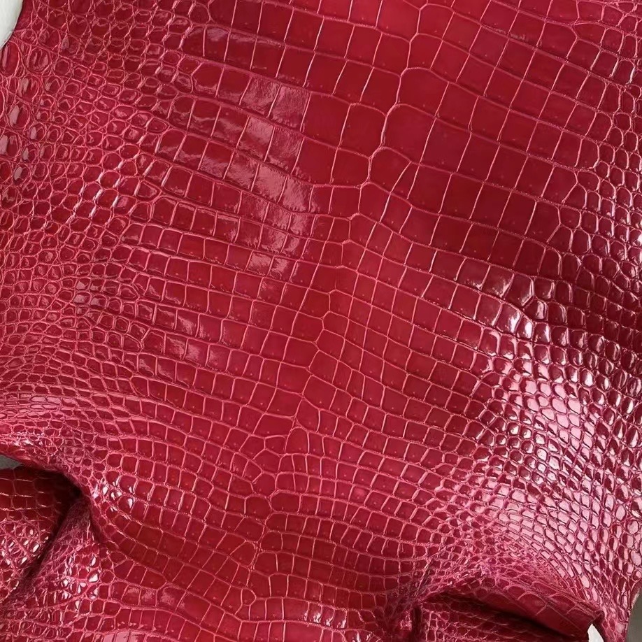 新到皮 亮面倒V 澳洲湾鳄🐊 I6 Rose Extrême 极致粉 Shiny porosus crocodile 🉑订制：BK 25cm、KL 25cm、接受订制👏