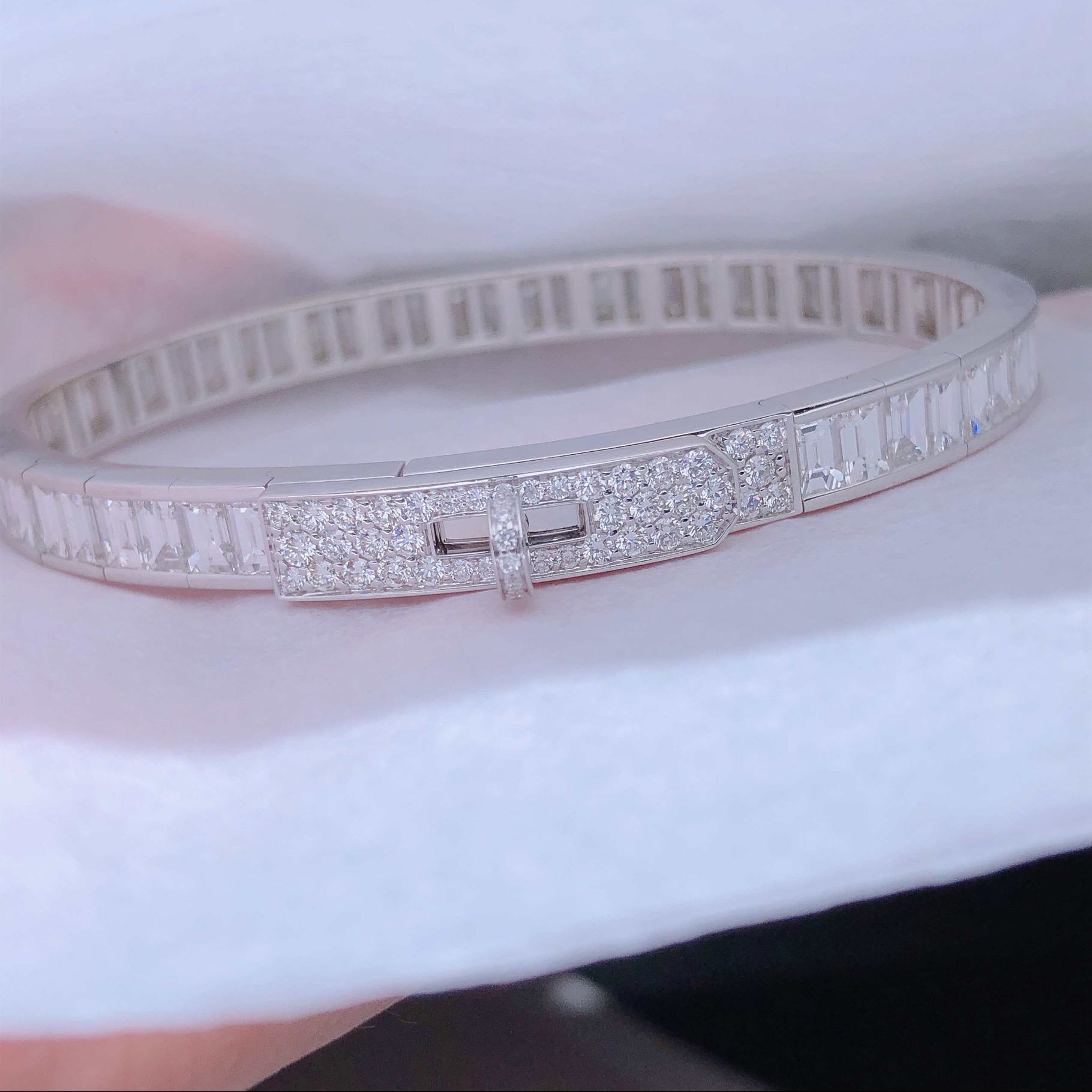 HM Bracelet 方钻手镯 18k金镶嵌天然钻石 喜欢的来订。