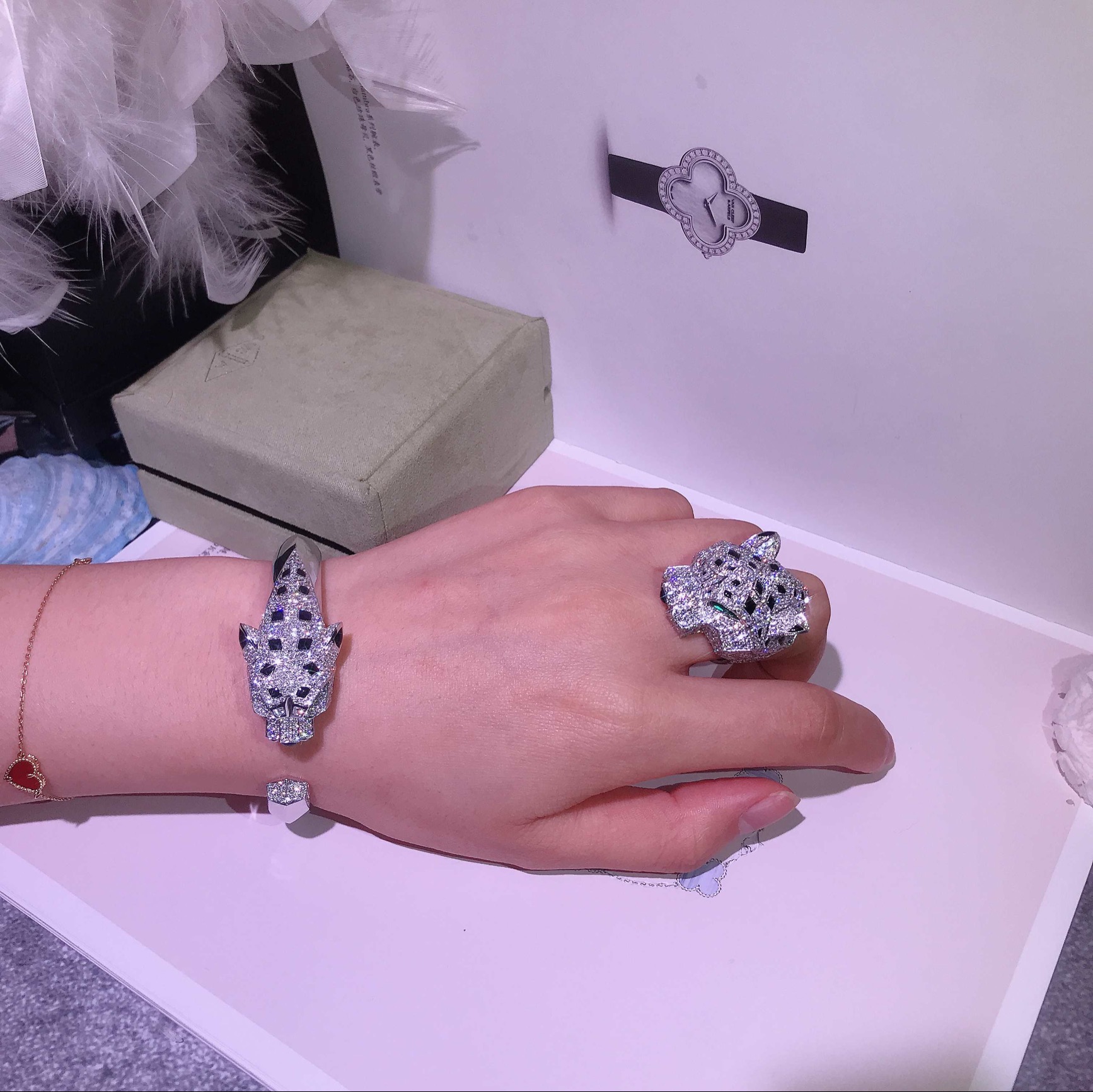 PANTHÈRE DE CARTIER RING AND BRACELET