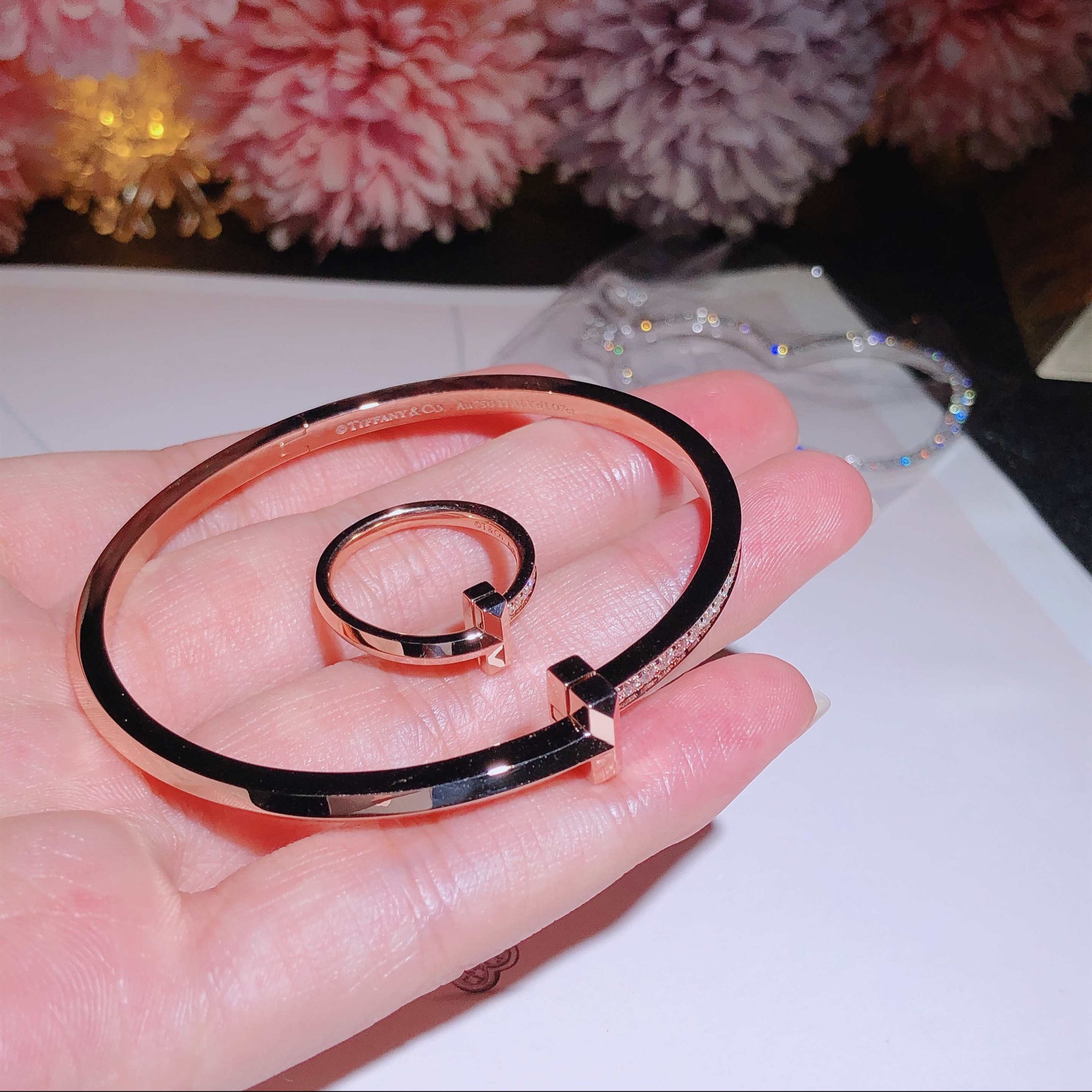Tiffany & Co Bracelet T新款手镯 18k金镶嵌天然钻石 喜欢的来订。