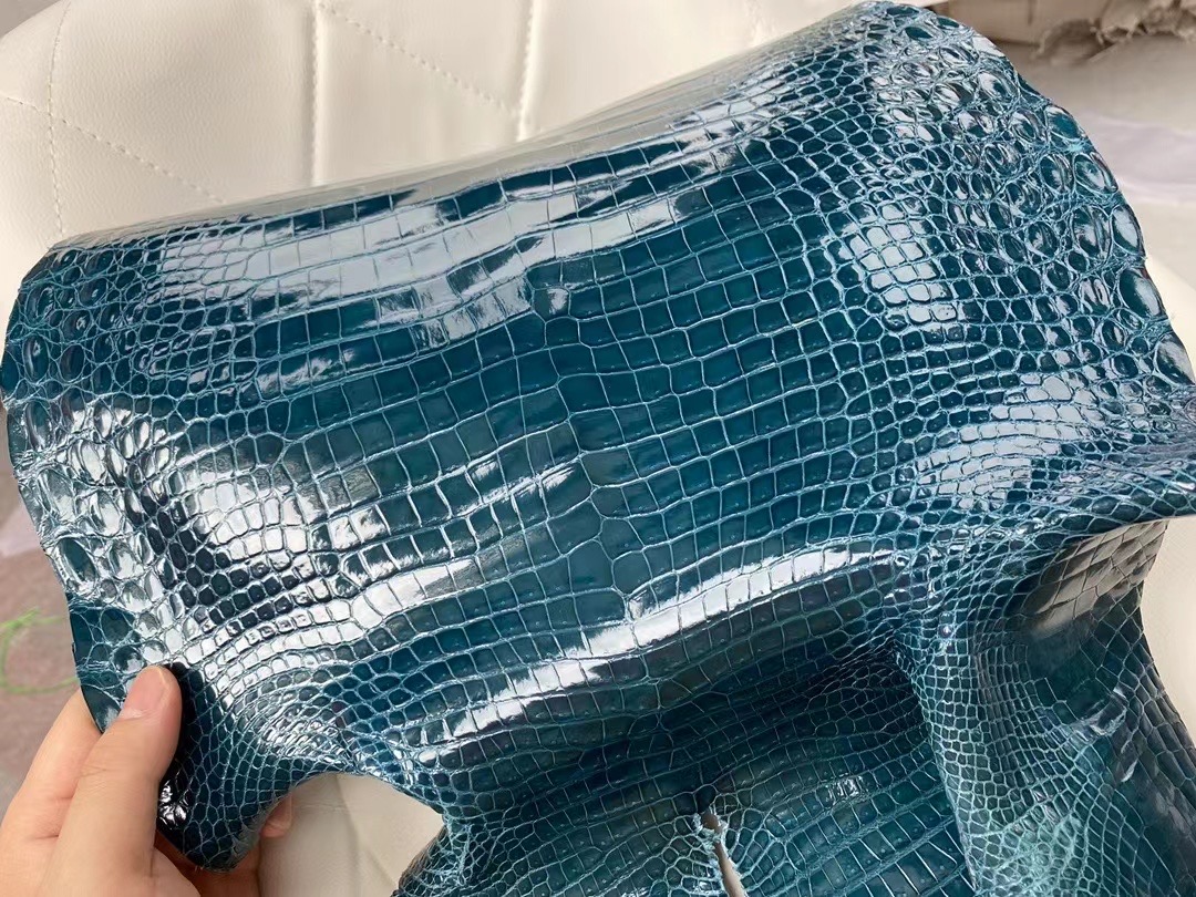 🆕新到鳄鱼🐊HM Porosus crocodile leather 亮面澳洲湾鳄   W0 vert bosphore 博斯普鲁斯绿 🉑️定制 KL25cm / BK25cm