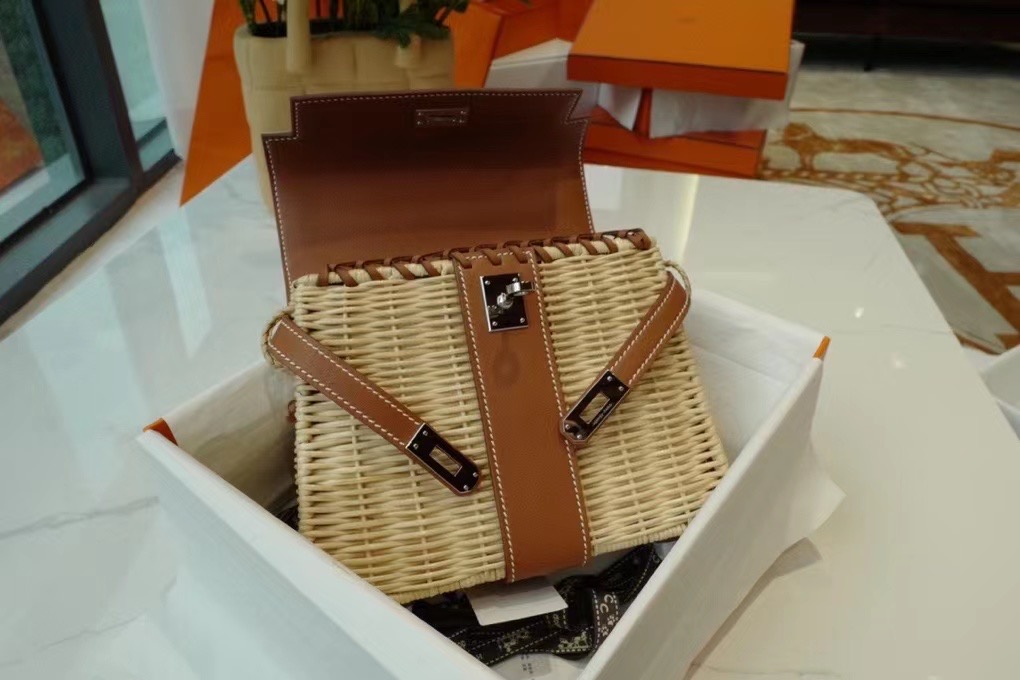 VIP一级品 hm minikl picnic野餐包 金棕 这是继承mini2代的经典著作 上身简直美爆到极致