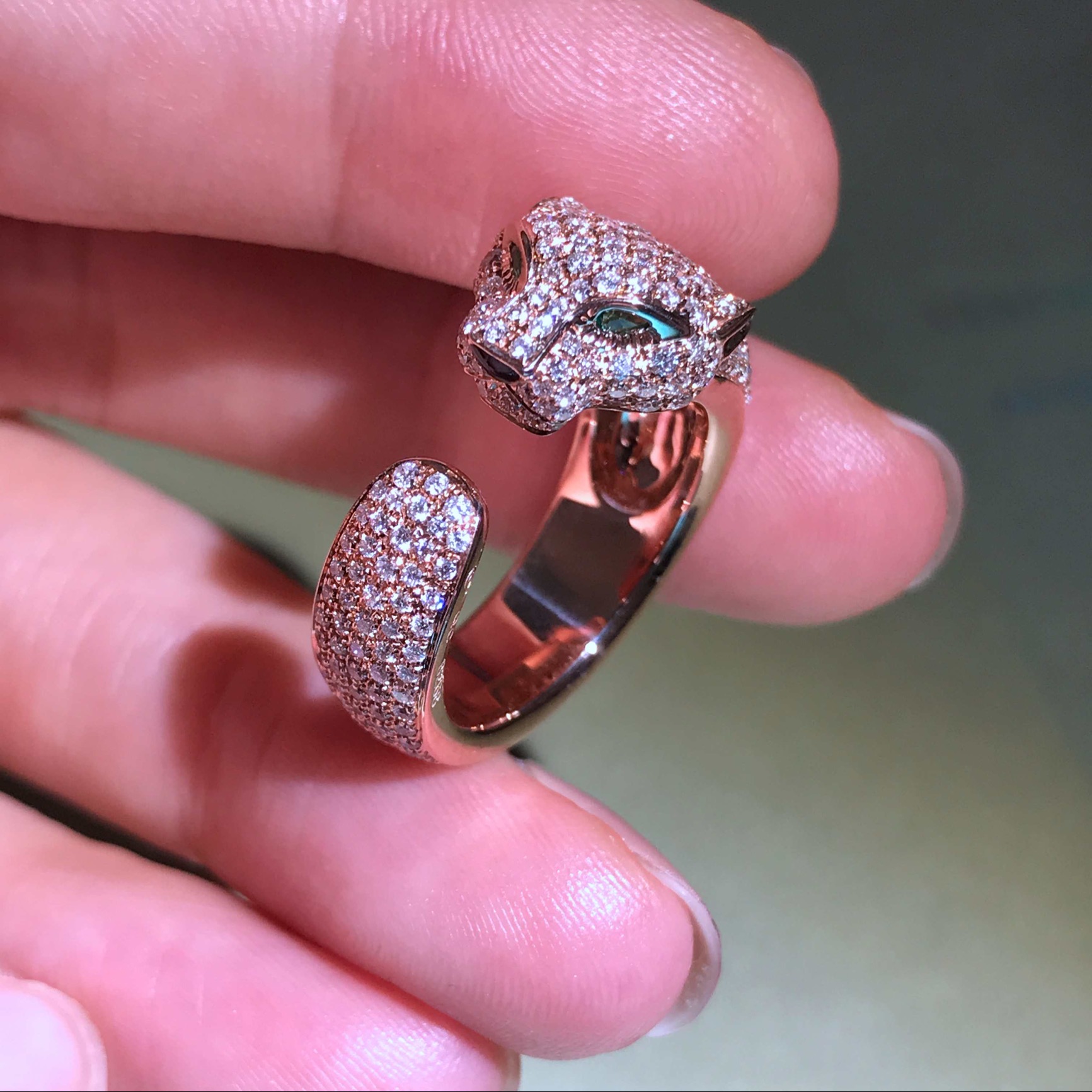 Full diamond leopard ring 18k gold with natural diamonds