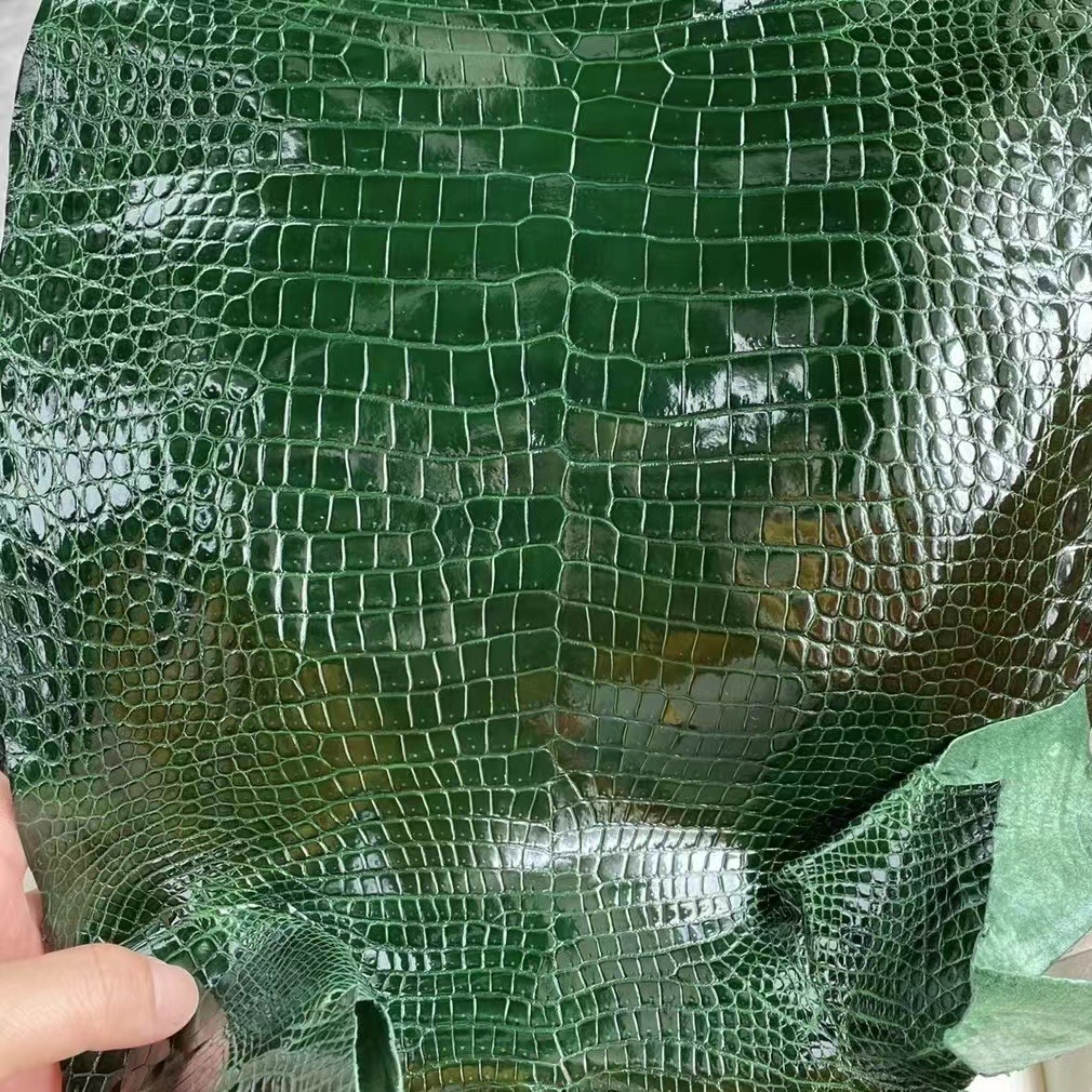 新到皮 亮面倒V 澳洲湾鳄🐊 67 Vert Fonce 祖母绿 Shiny porosus crocodile  🉑订制：BK 25cm、KL 25cm、接受订制👏